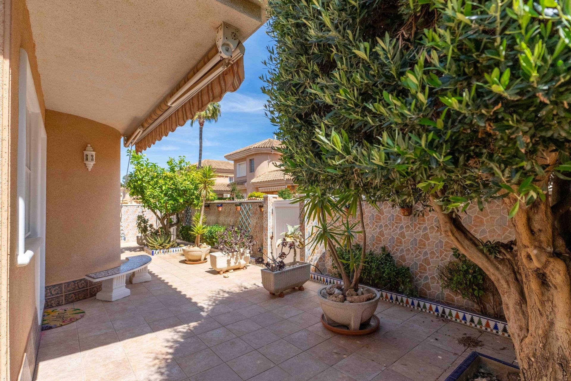 Segunda mano - Villa -
Orihuela Costa - Punta Prima