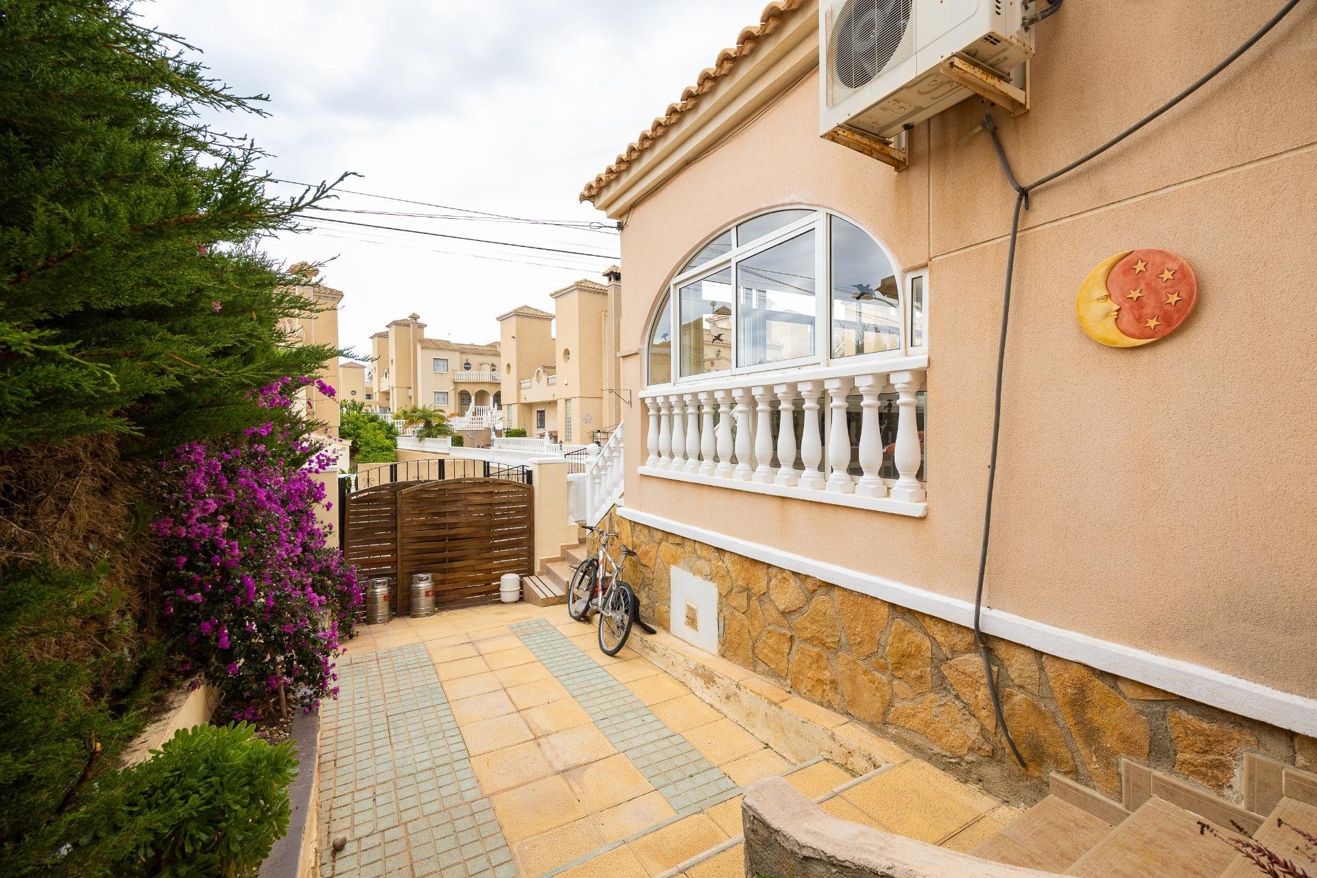 Segunda mano - Villa -
Orihuela Costa - Villamartín-las Filipinas