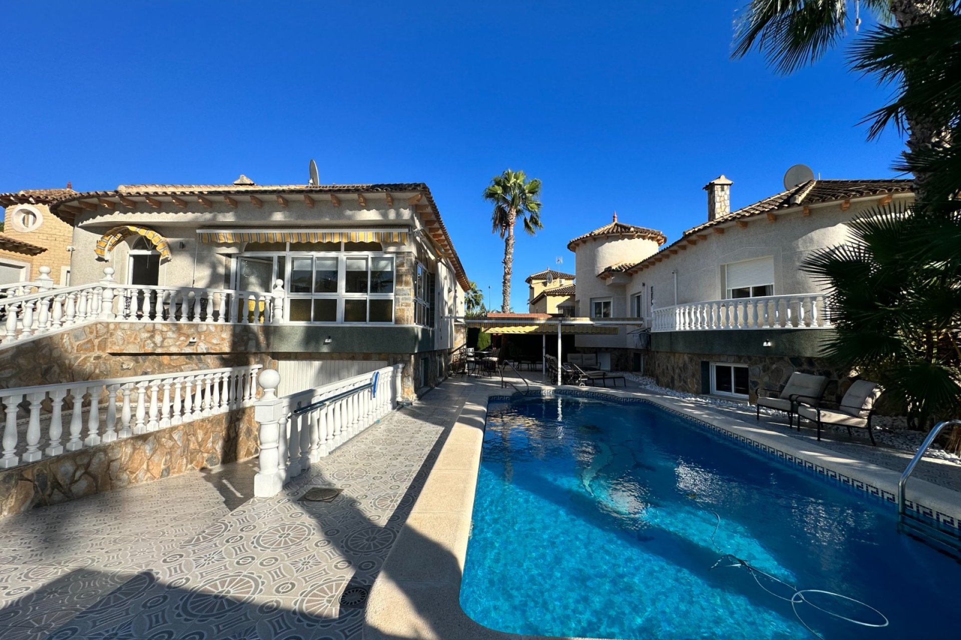 Segunda mano - Villa -
Orihuela - Inland