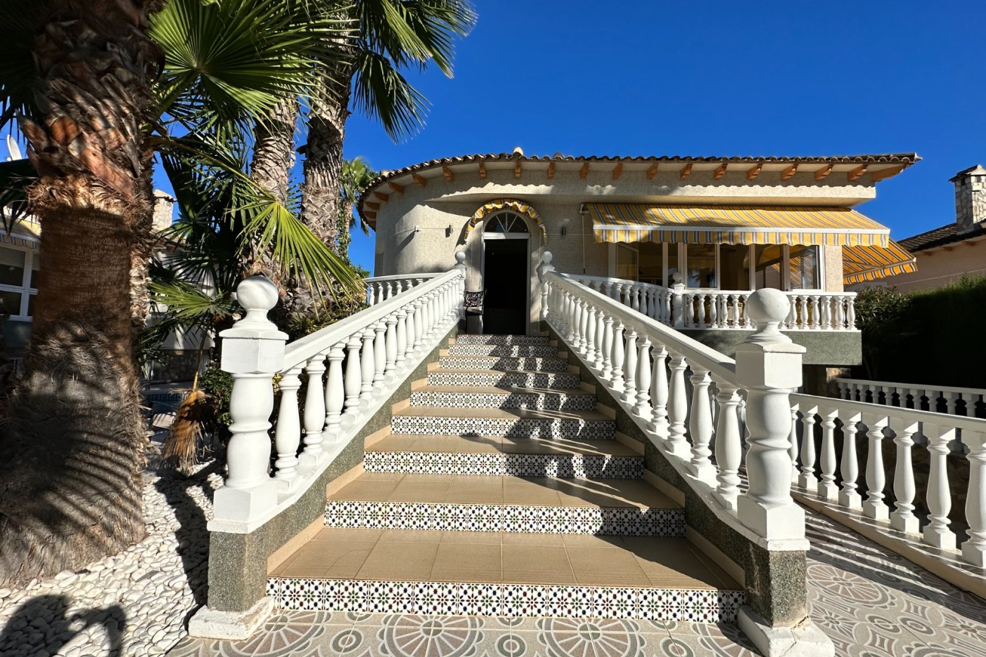 Segunda mano - Villa -
Orihuela - Inland