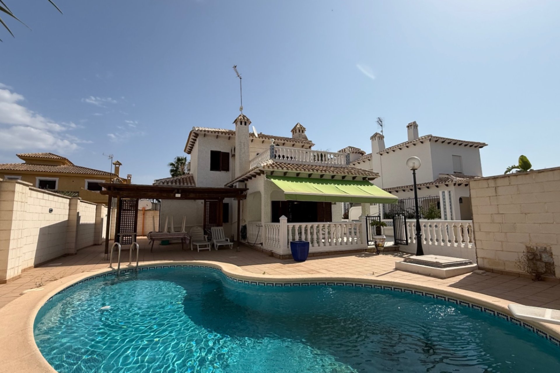 Segunda mano - Villa -
Orihuela - Inland