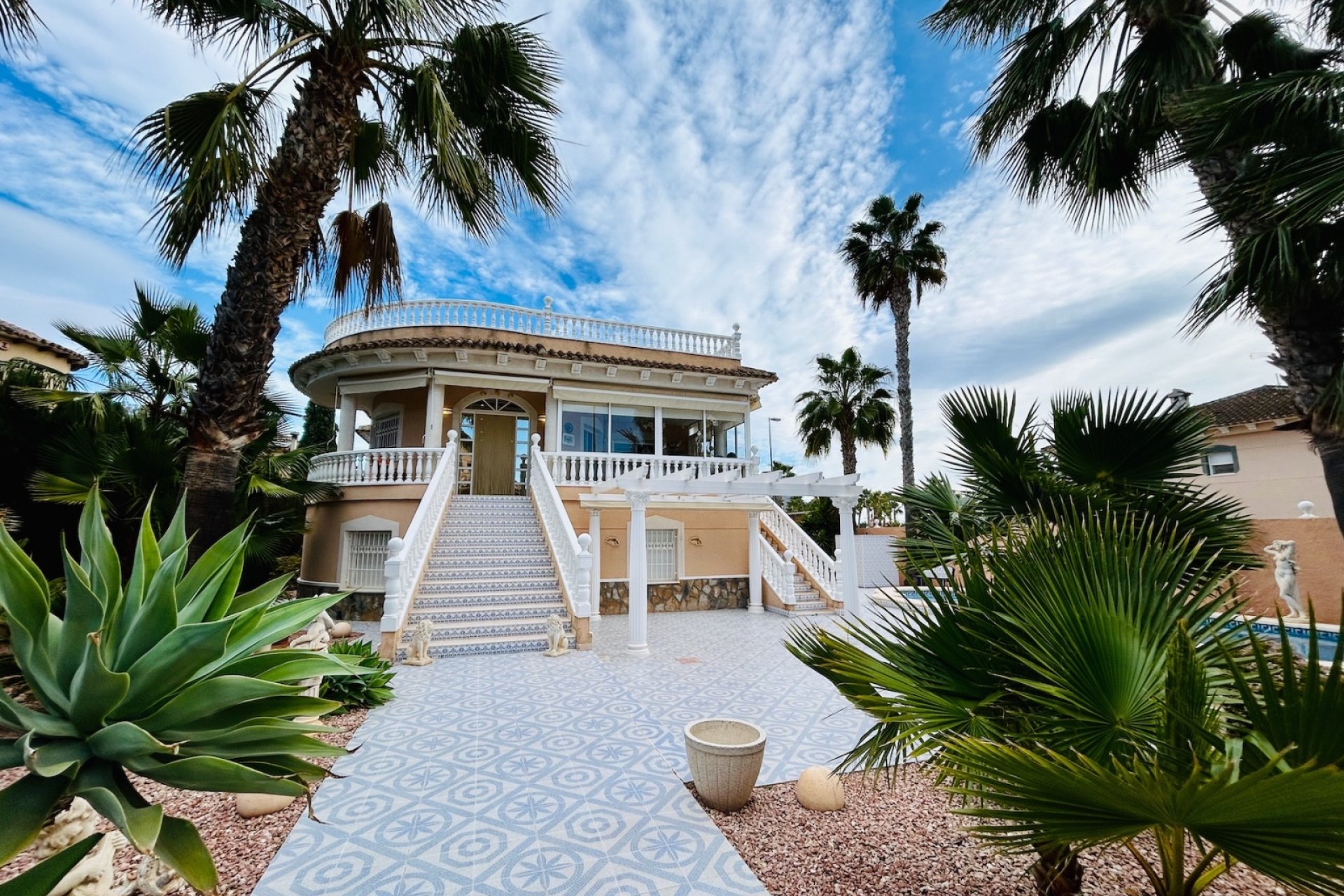 Segunda mano - Villa -
Orihuela - Inland
