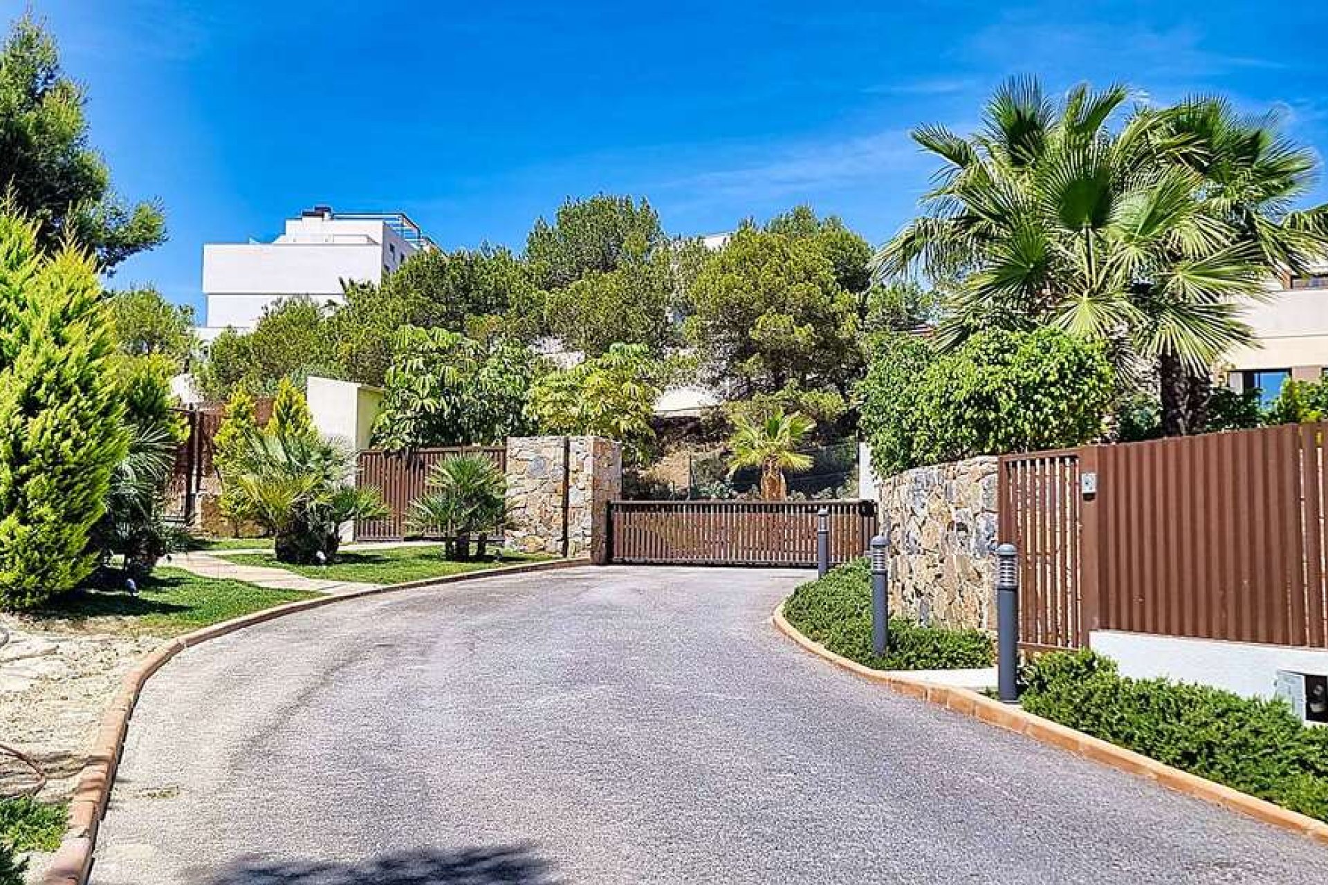 Segunda mano - Villa -
Orihuela - Las Colinas Golf