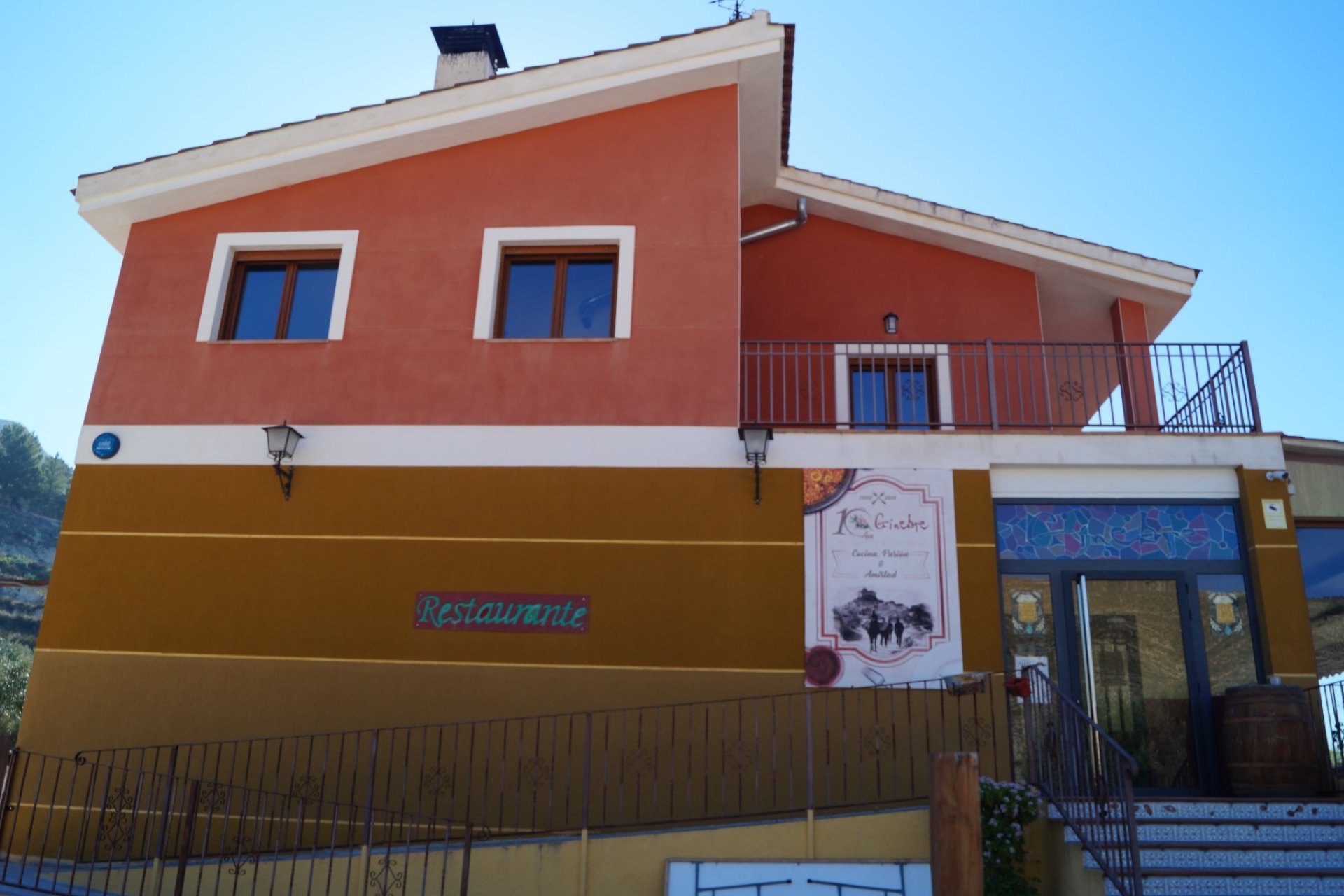 Segunda mano - Villa -
Petrer - Inland
