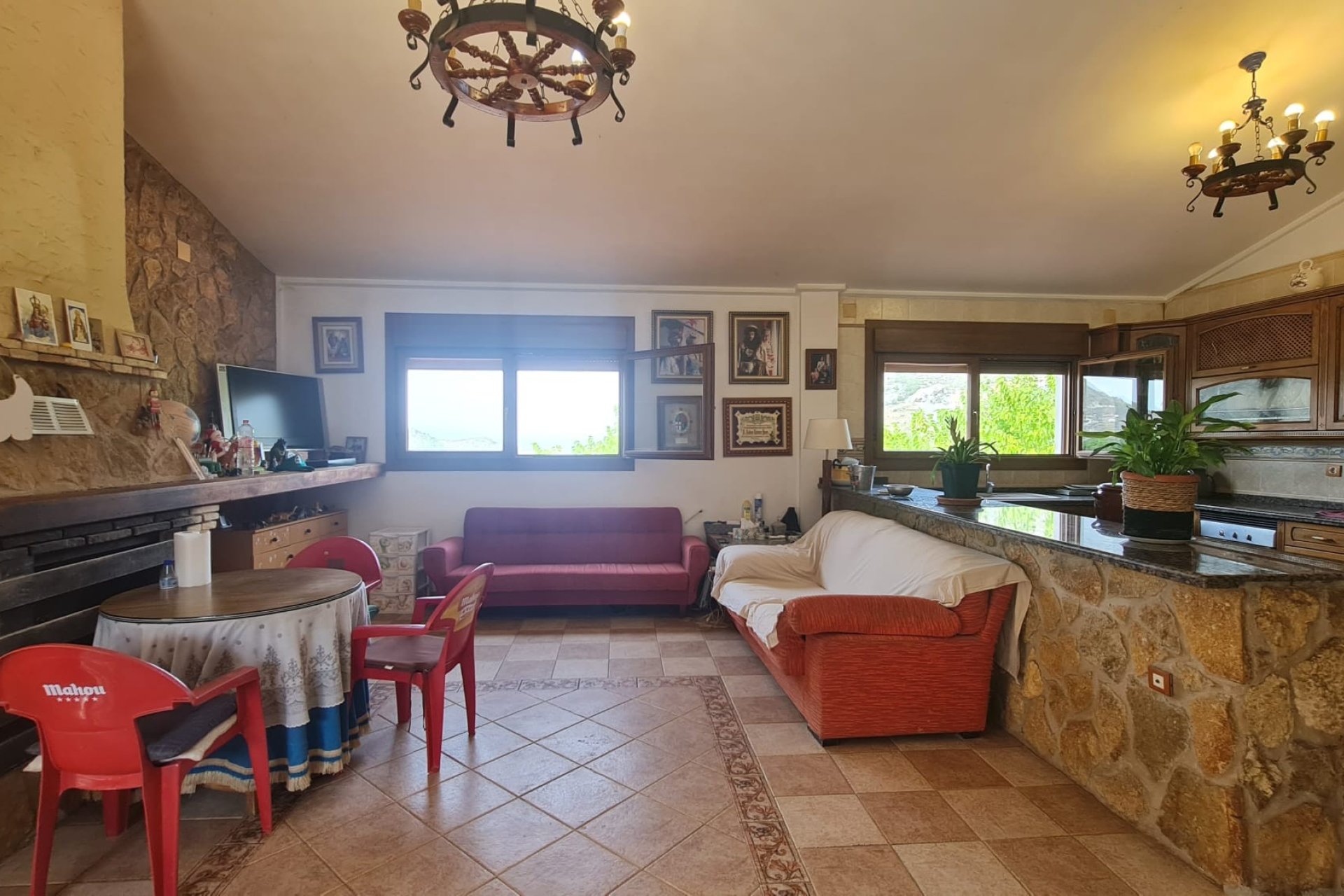 Segunda mano - Villa -
Petrer - Inland