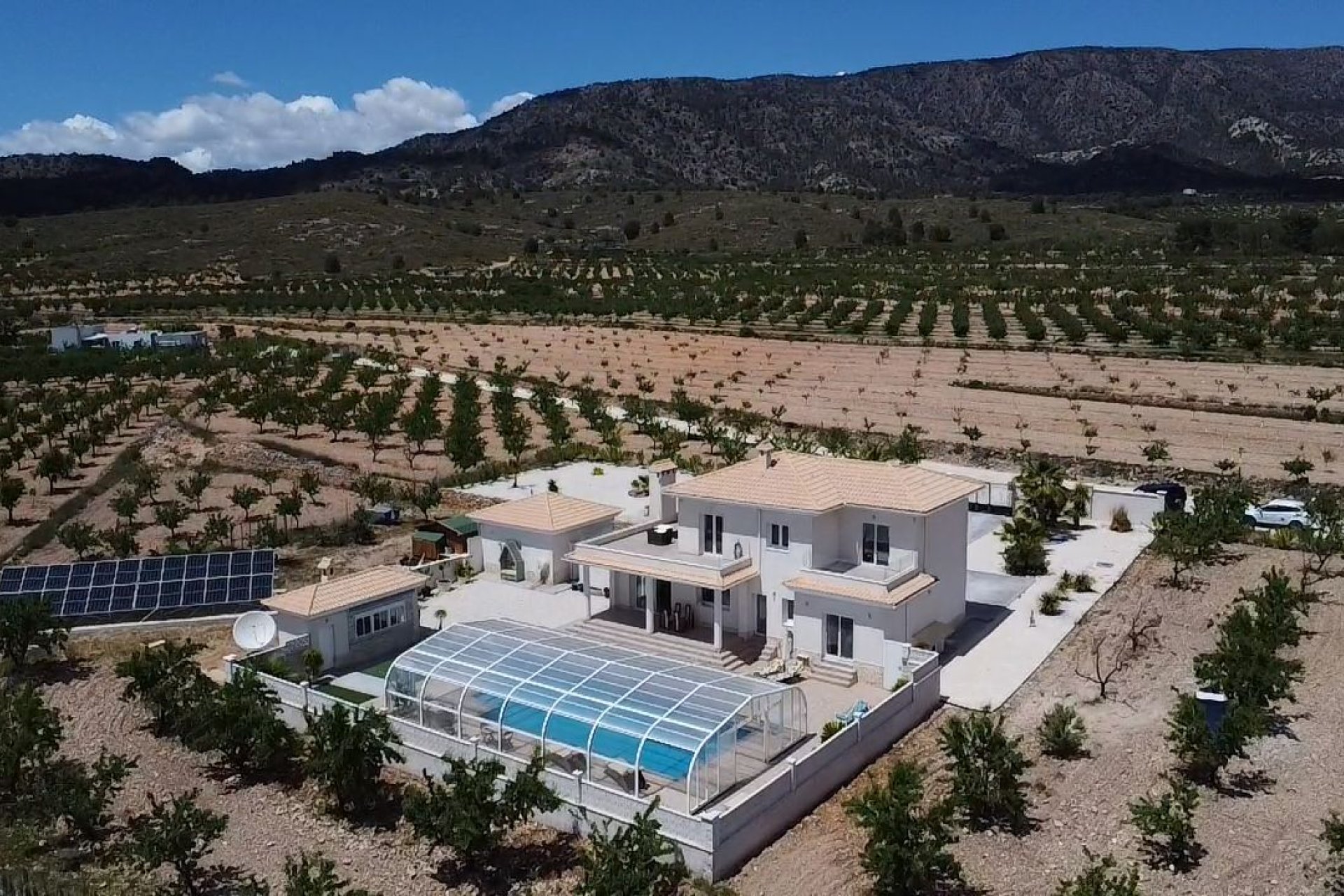 Segunda mano - Villa -
Pinoso - Inland