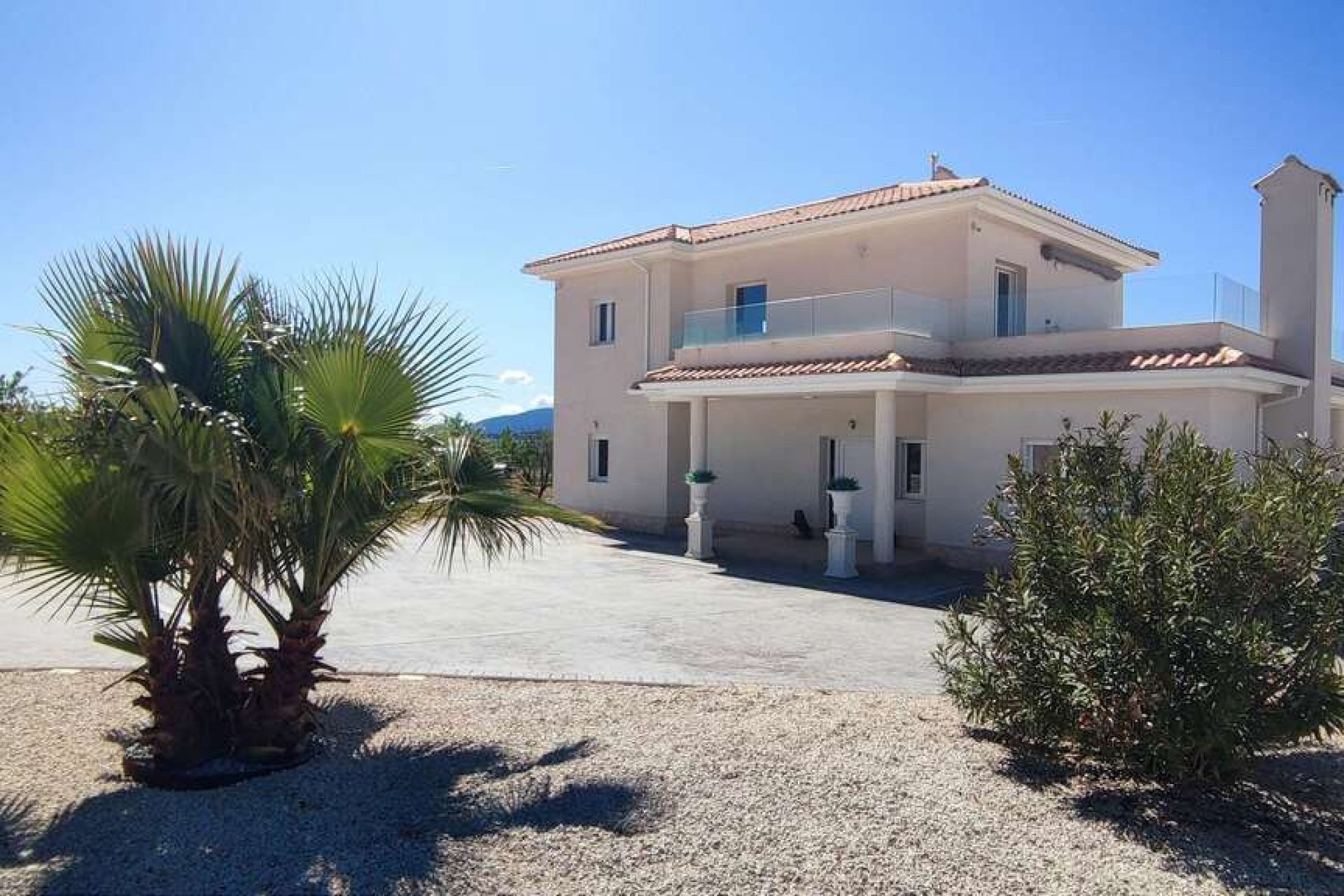 Segunda mano - Villa -
Pinoso - Inland