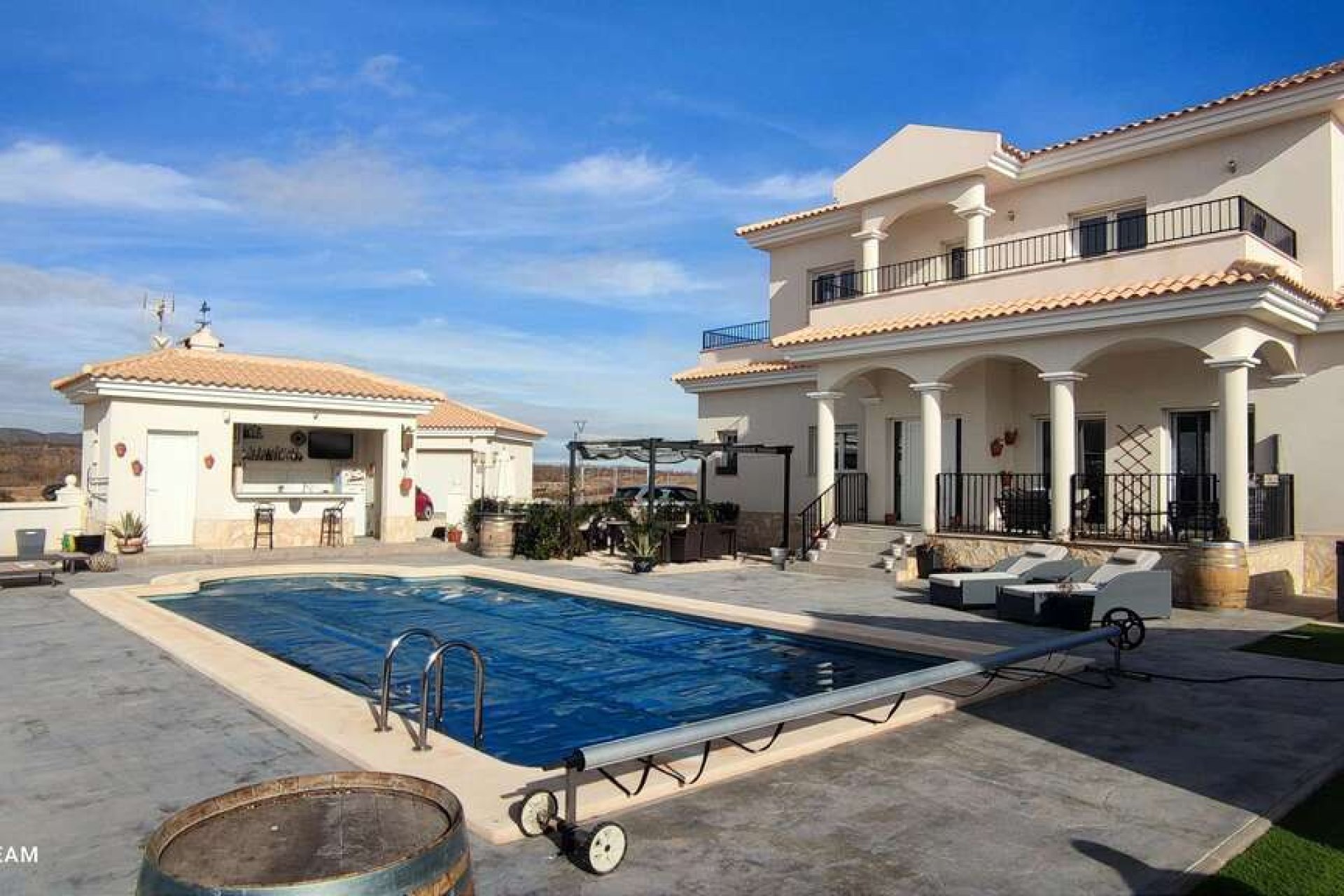 Segunda mano - Villa -
Pinoso - Inland