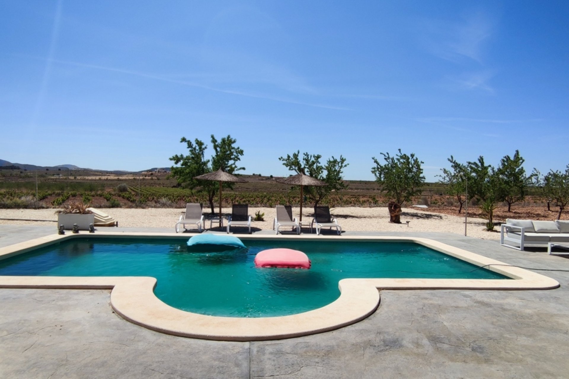 Segunda mano - Villa -
Pinoso - Inland