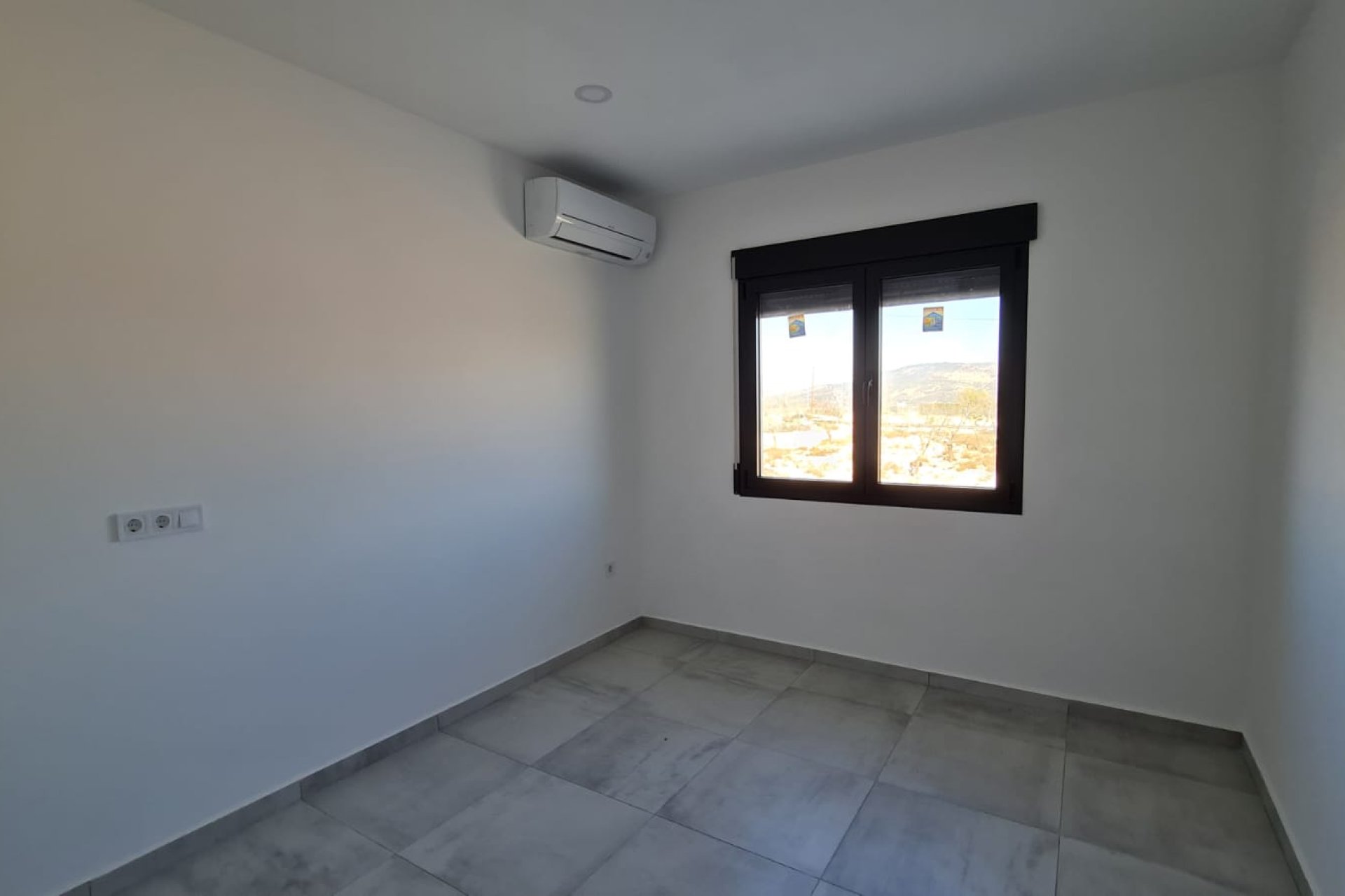 Segunda mano - Villa -
Pinoso - Inland