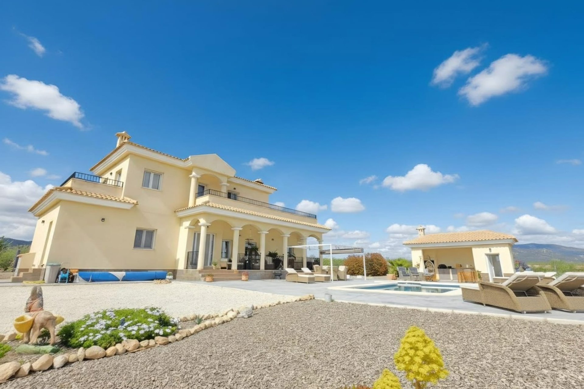 Segunda mano - Villa -
Pinoso - Inland