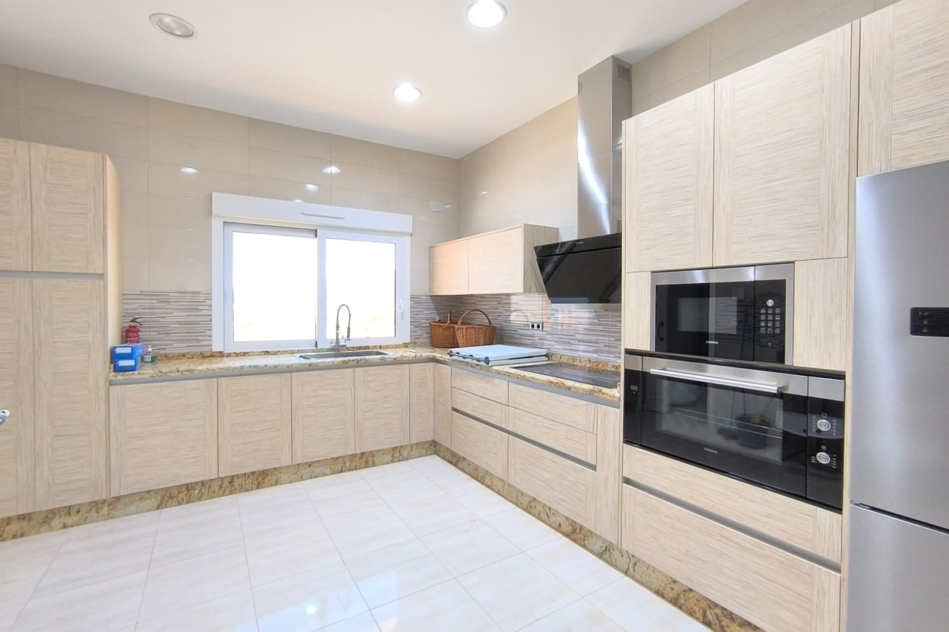 Segunda mano - Villa -
Pinoso - Inland