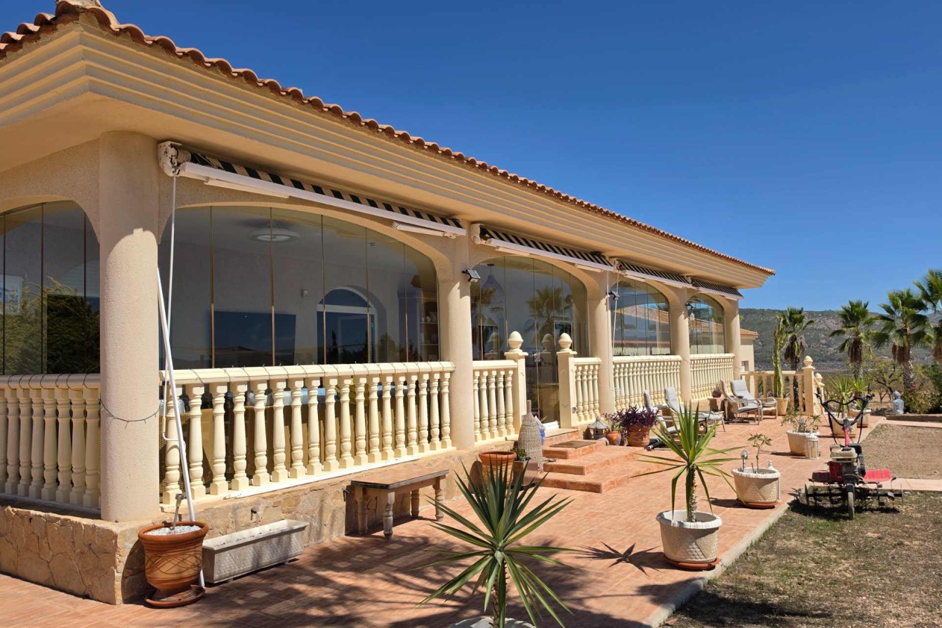 Segunda mano - Villa -
Pinoso - Inland