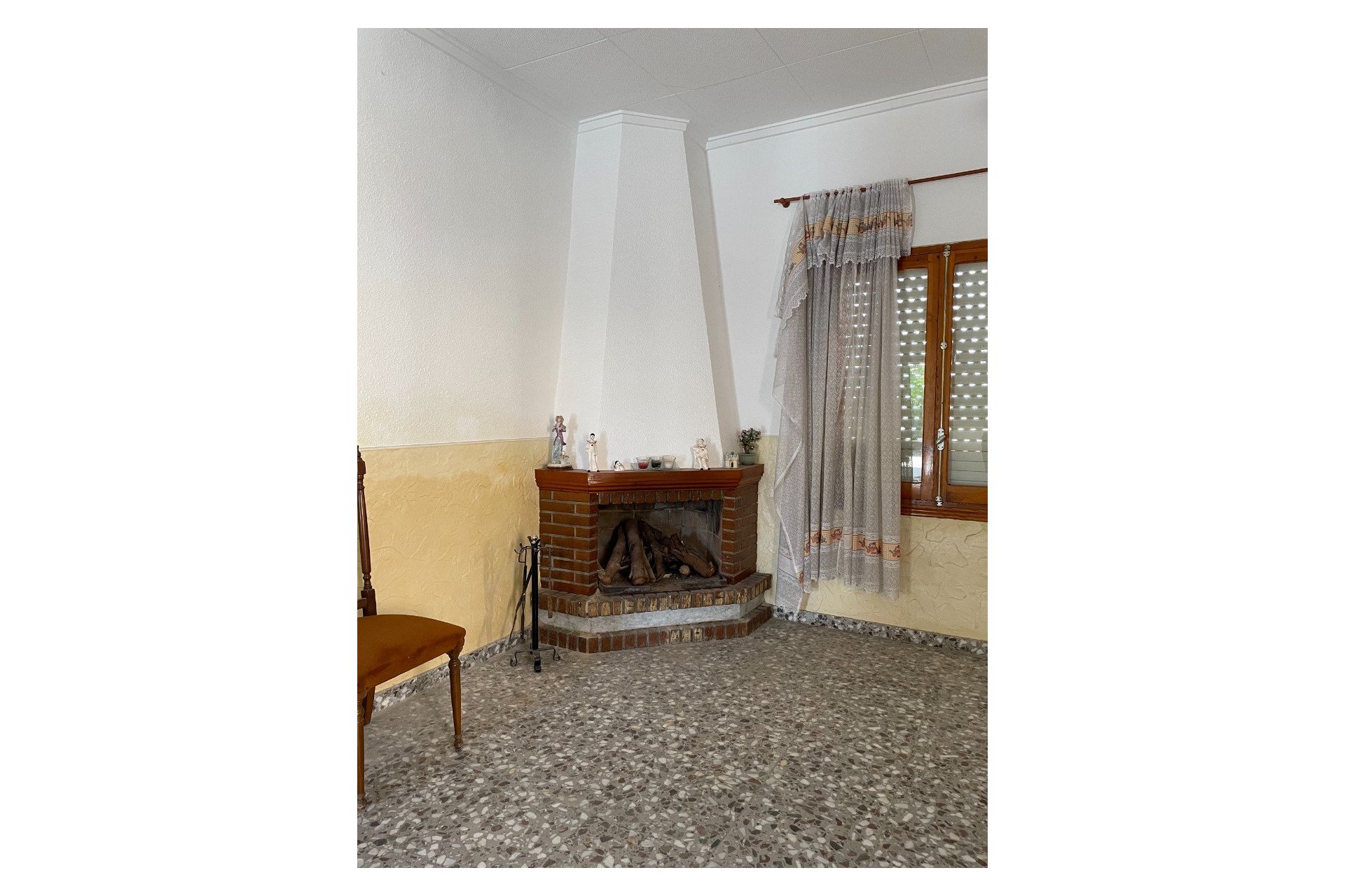 Segunda mano - Villa -
Redován - Inland