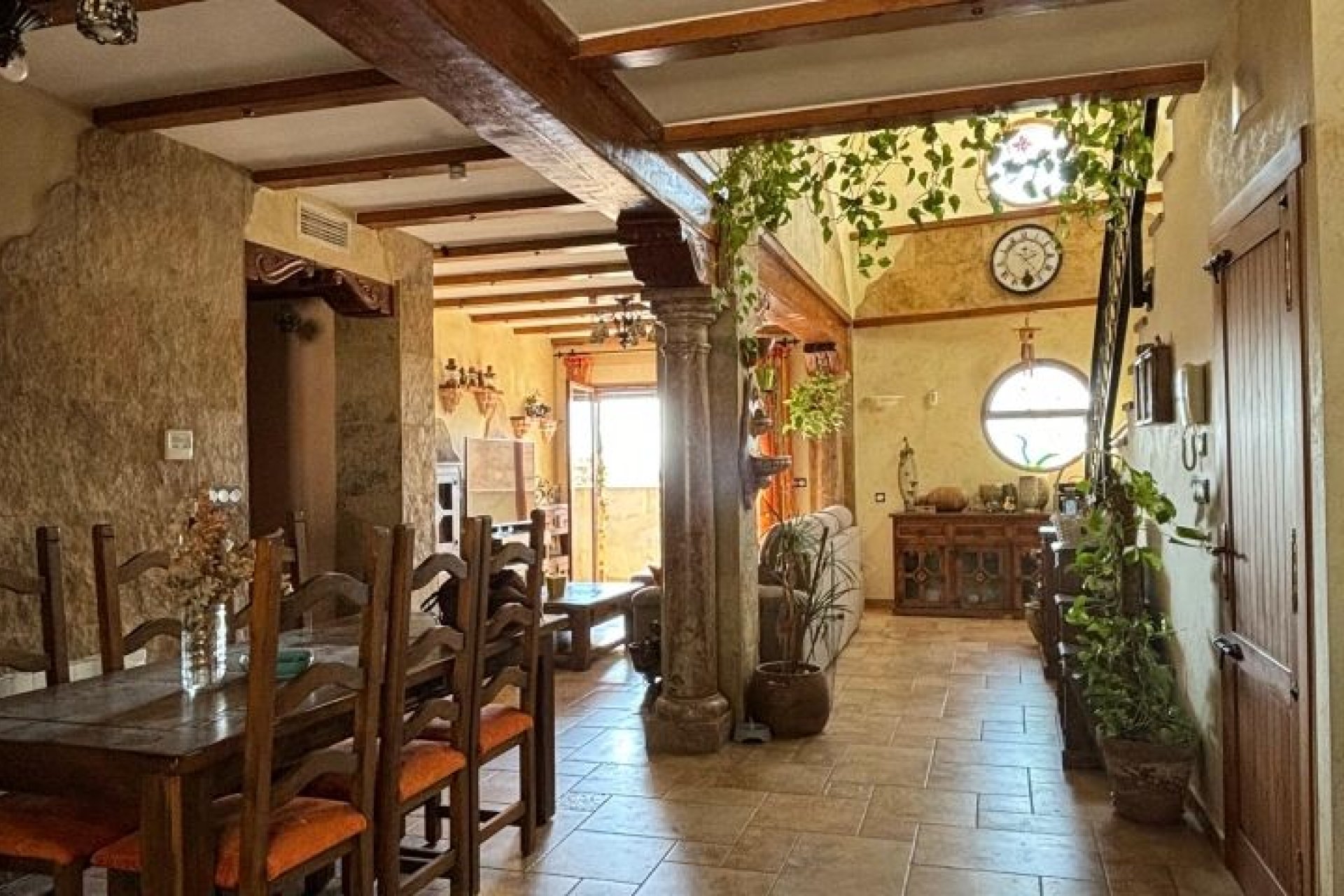 Segunda mano - Villa -
Redován - Inland