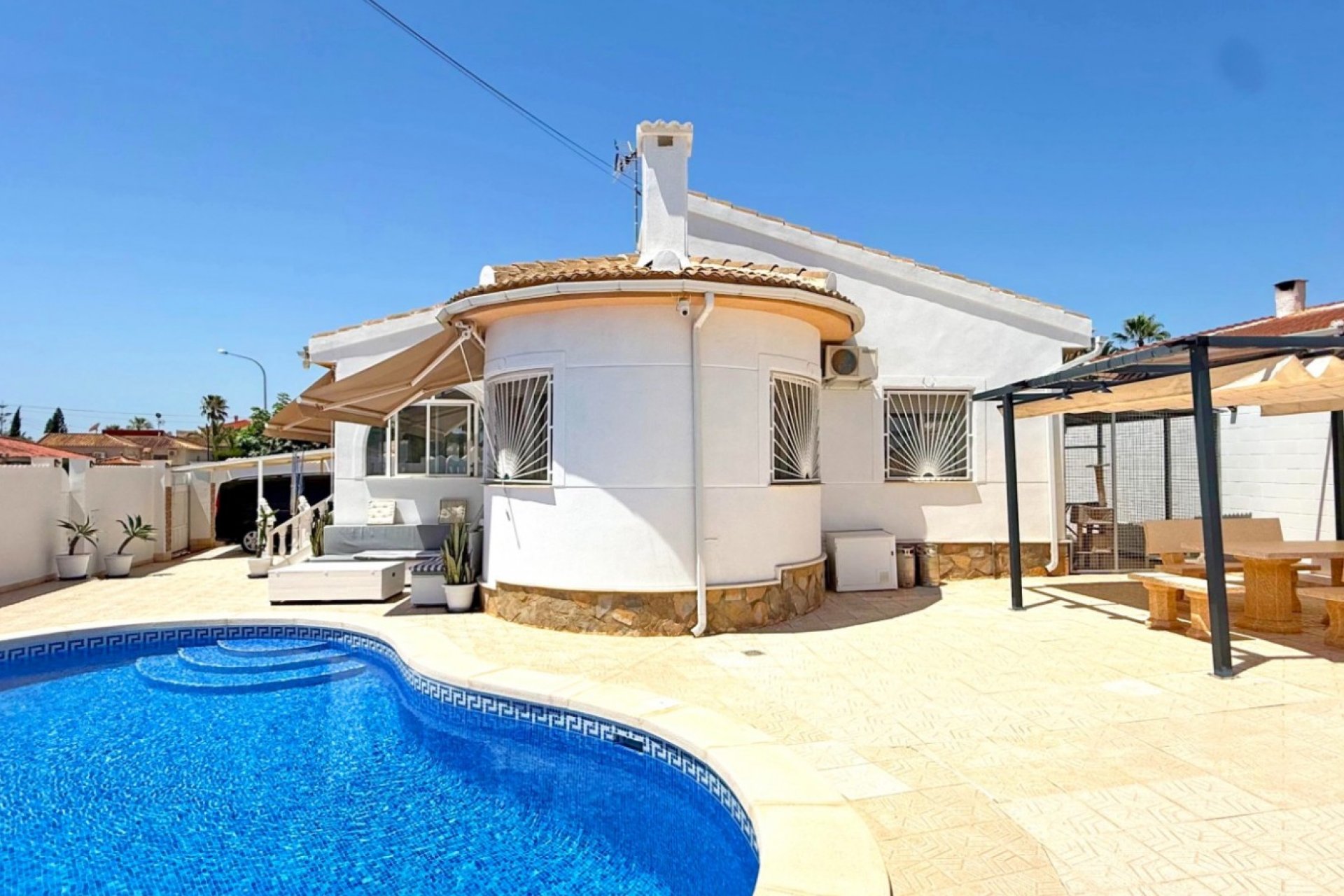 Segunda mano - Villa -
Rojales - Inland