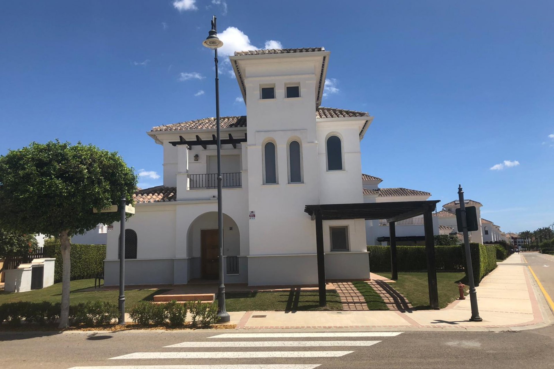 Segunda mano - Villa -
Roldan - Inland