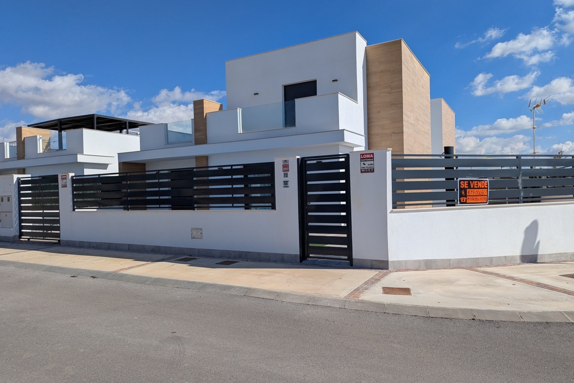 Segunda mano - Villa -
Roldan - Inland