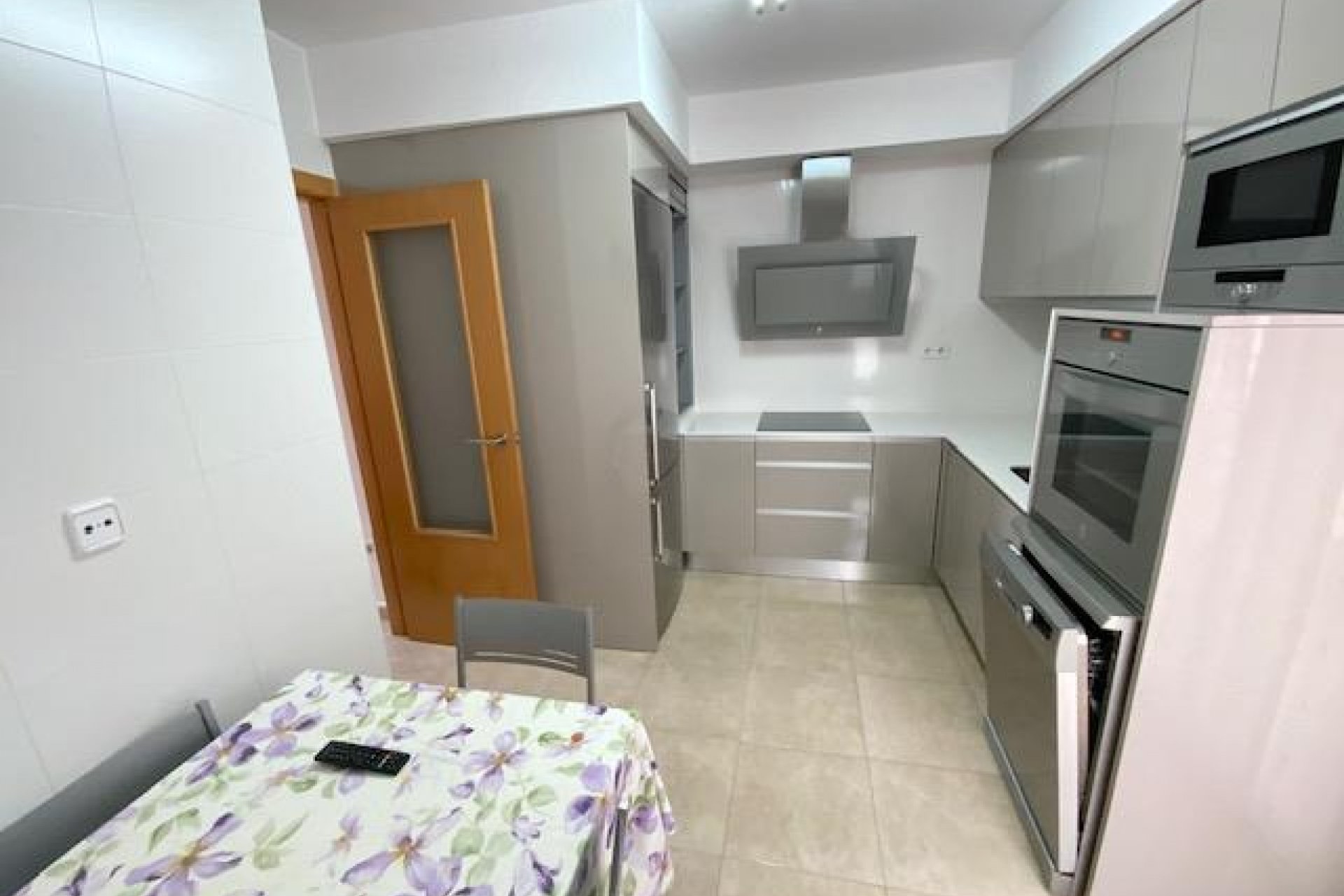 Segunda mano - Villa -
Roldan - Inland