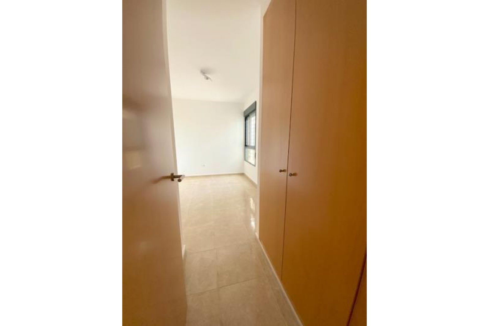Segunda mano - Villa -
Roldan - Inland