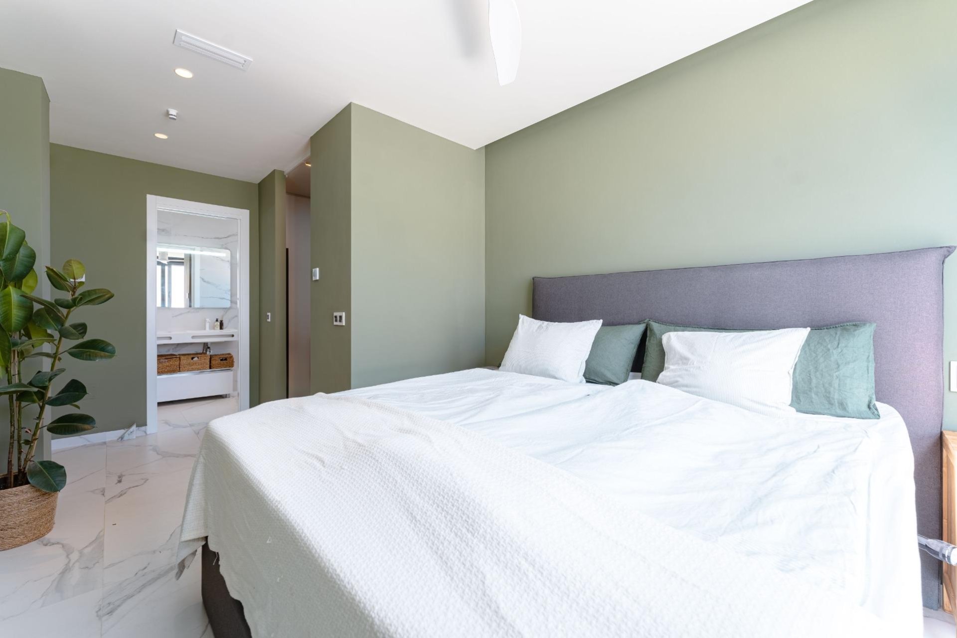 Segunda mano - Villa -
San Miguel de Salinas - Bellavista