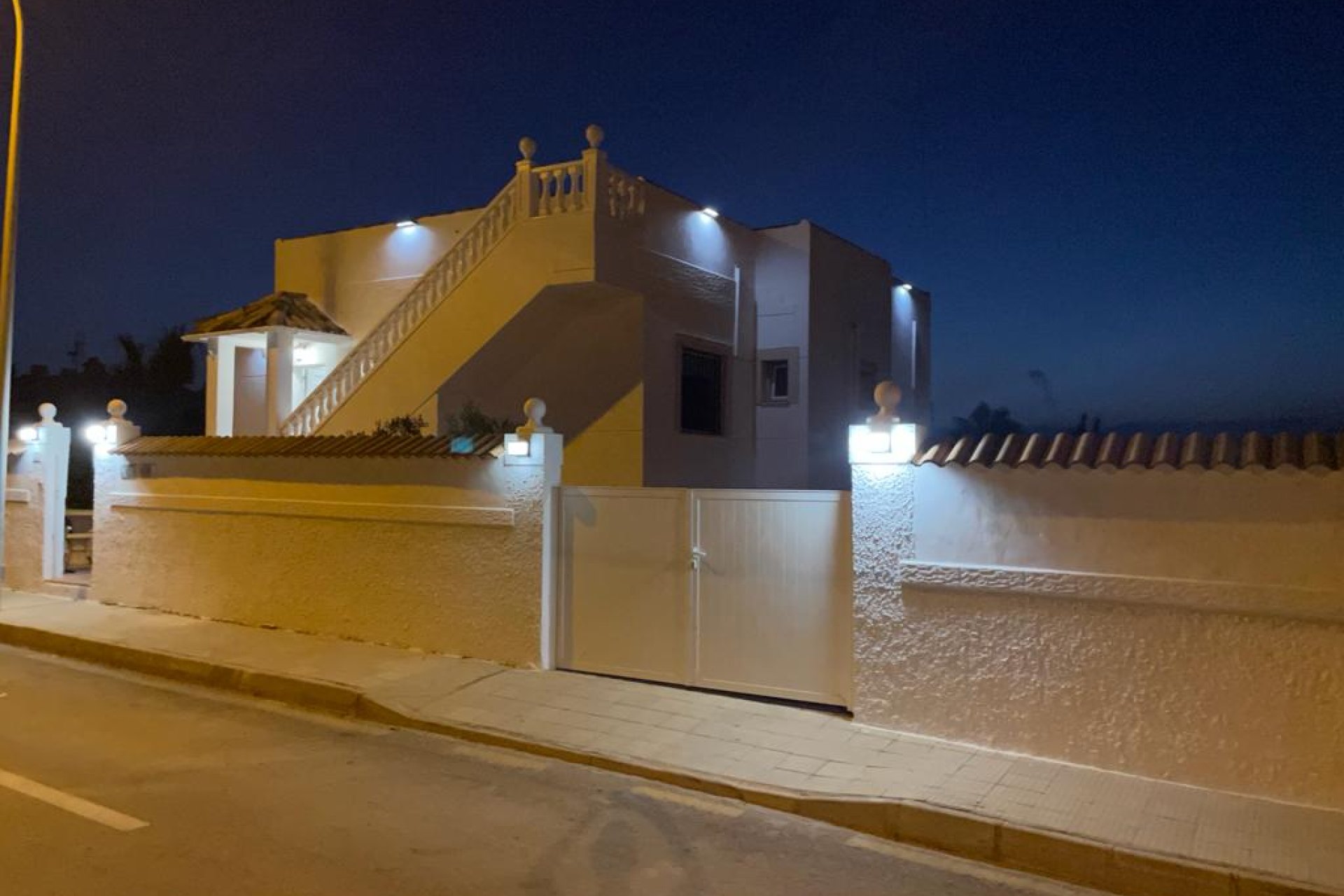 Segunda mano - Villa -
San Miguel de Salinas - Inland