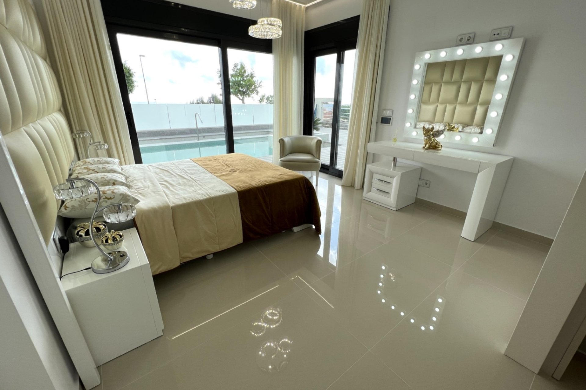 Segunda mano - Villa -
San Miguel de Salinas - Inland