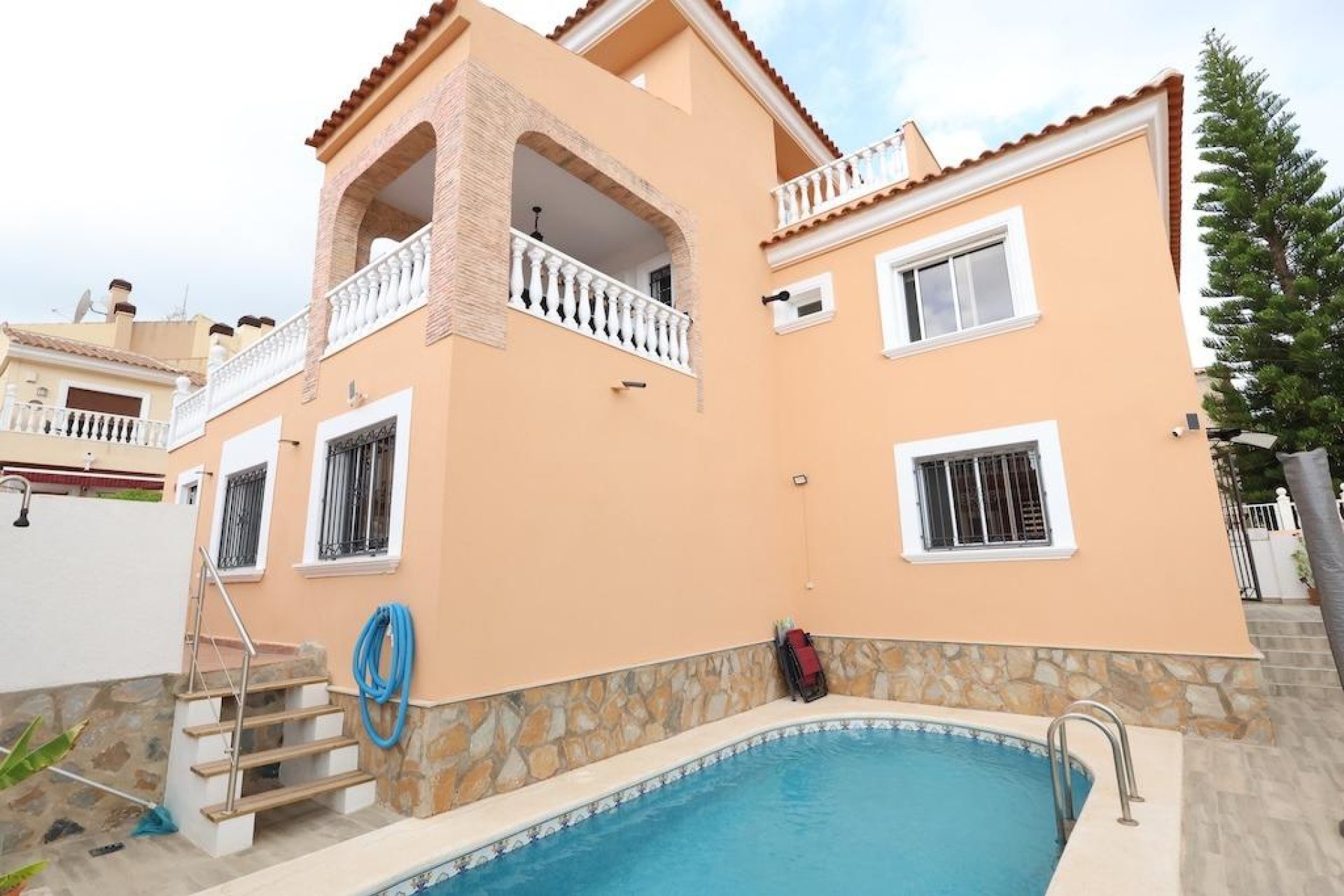 Segunda mano - Villa -
San Miguel de Salinas - Inland