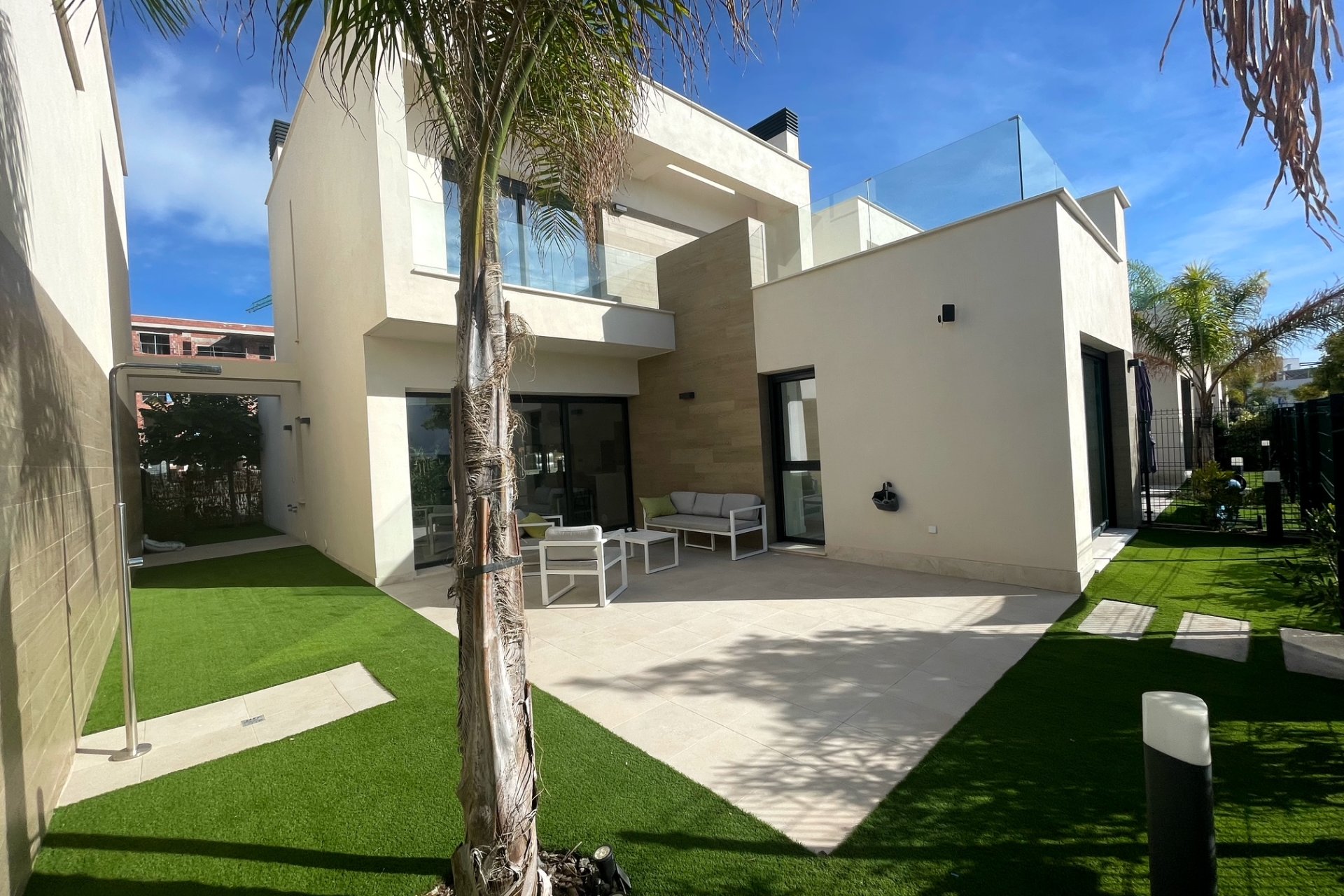 Segunda mano - Villa -
Santa Rosalia Resort - Inland