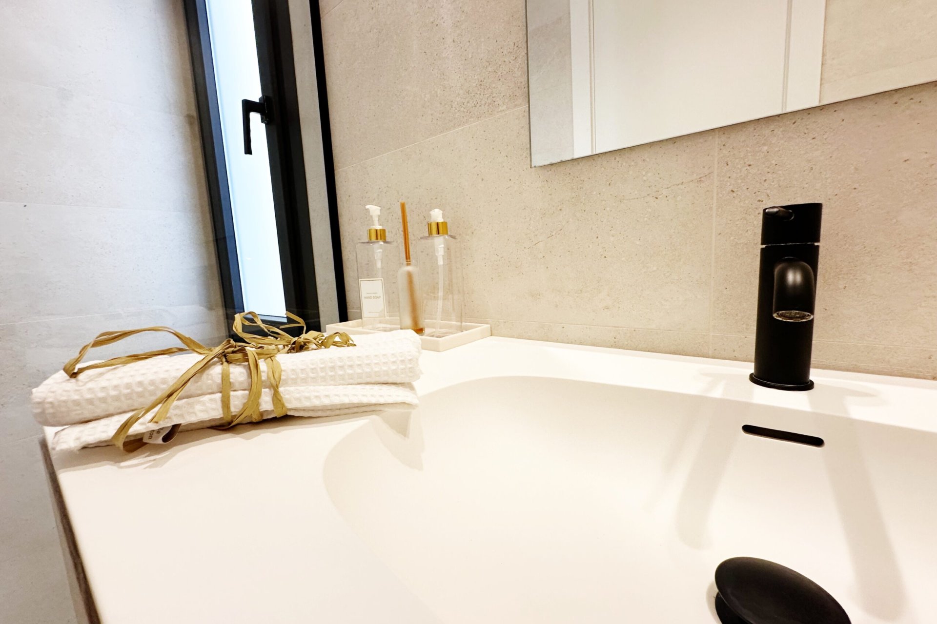 Segunda mano - Villa -
Santa Rosalia Resort - Inland