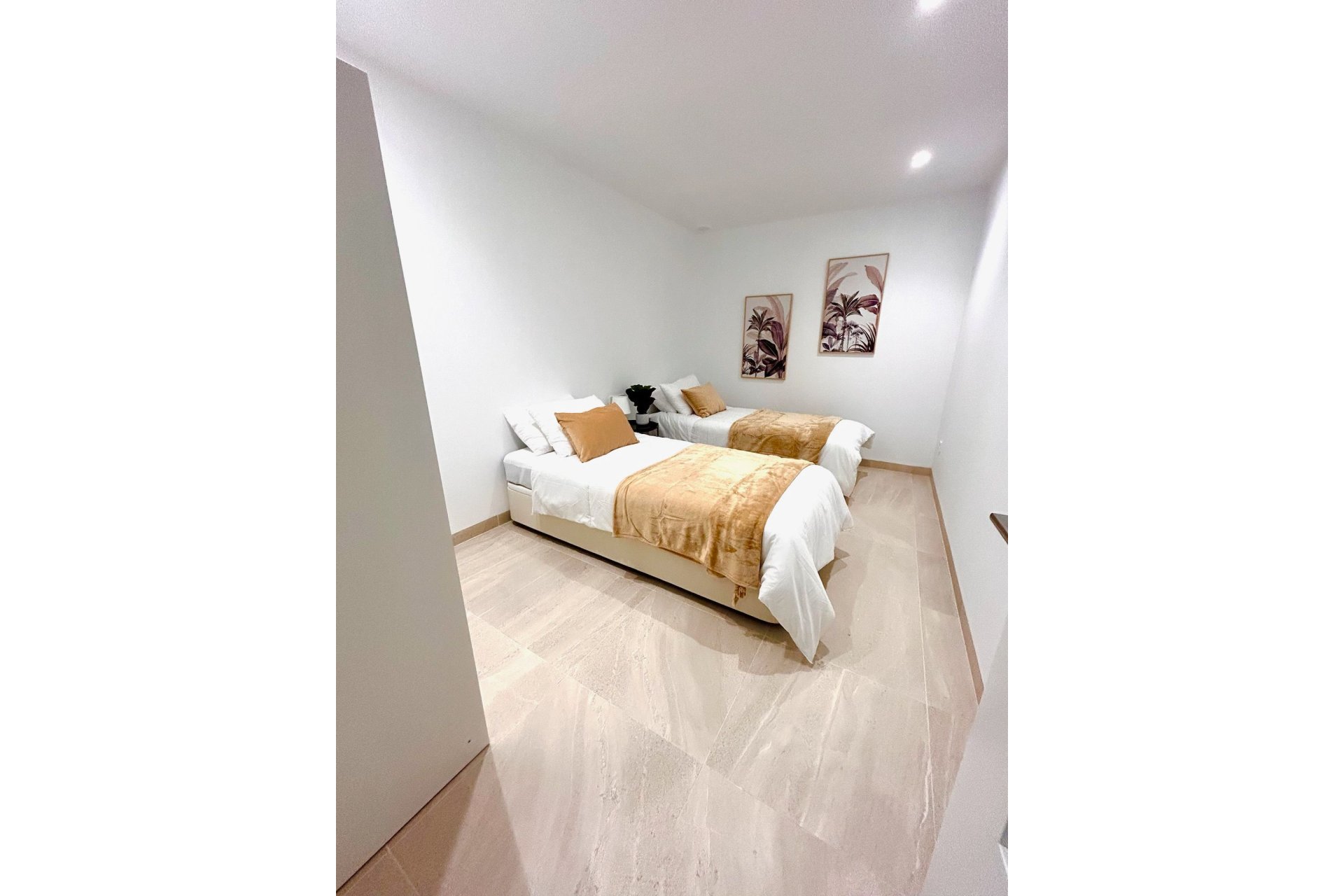 Segunda mano - Villa -
Santa Rosalia Resort - Inland