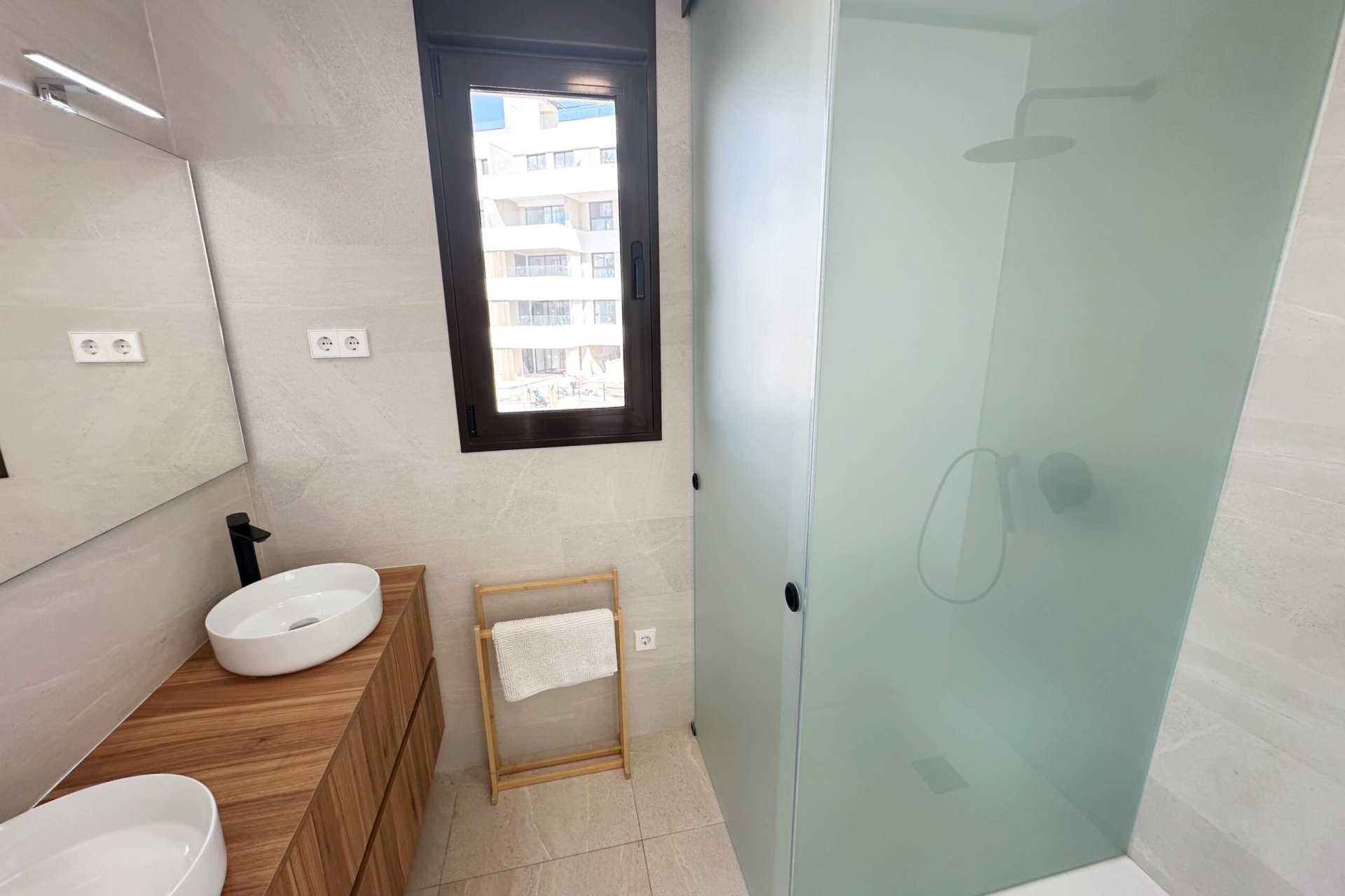 Segunda mano - Villa -
Santa Rosalia Resort - Inland