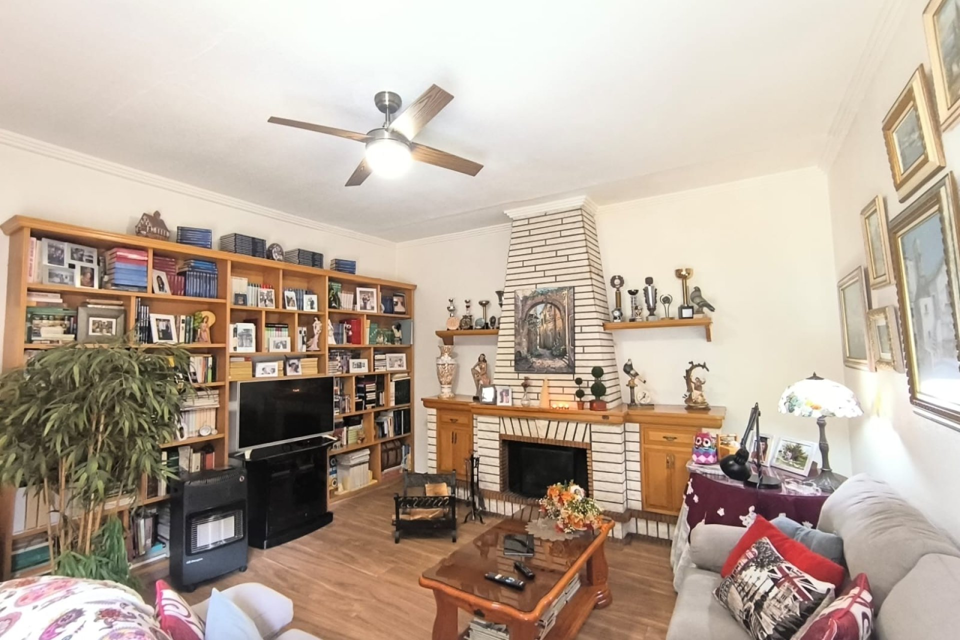 Segunda mano - Villa -
Sax - Inland