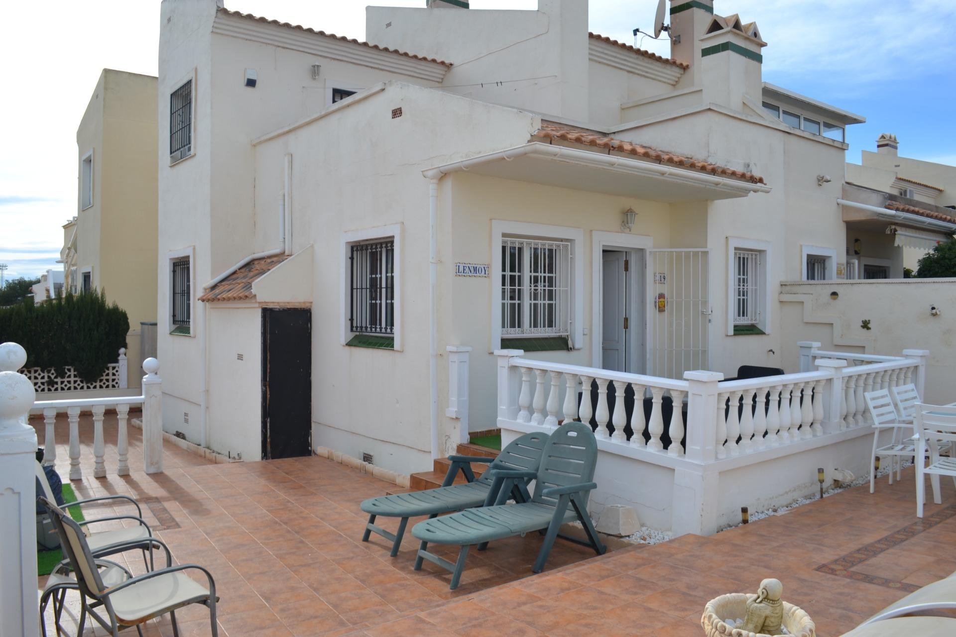 Segunda mano - Villa / Semi pareado -
Orihuela Costa - La Zenia