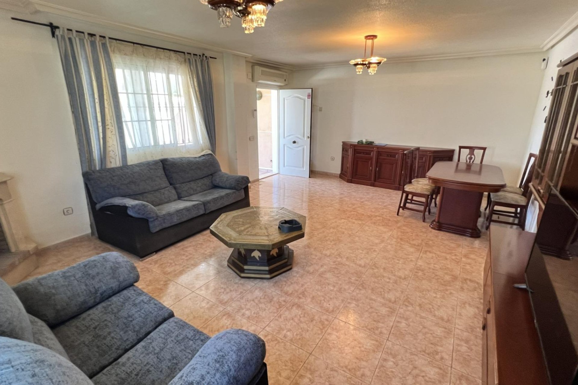 Segunda mano - Villa / Semi pareado -
Torrevieja - Aguas Nuevas