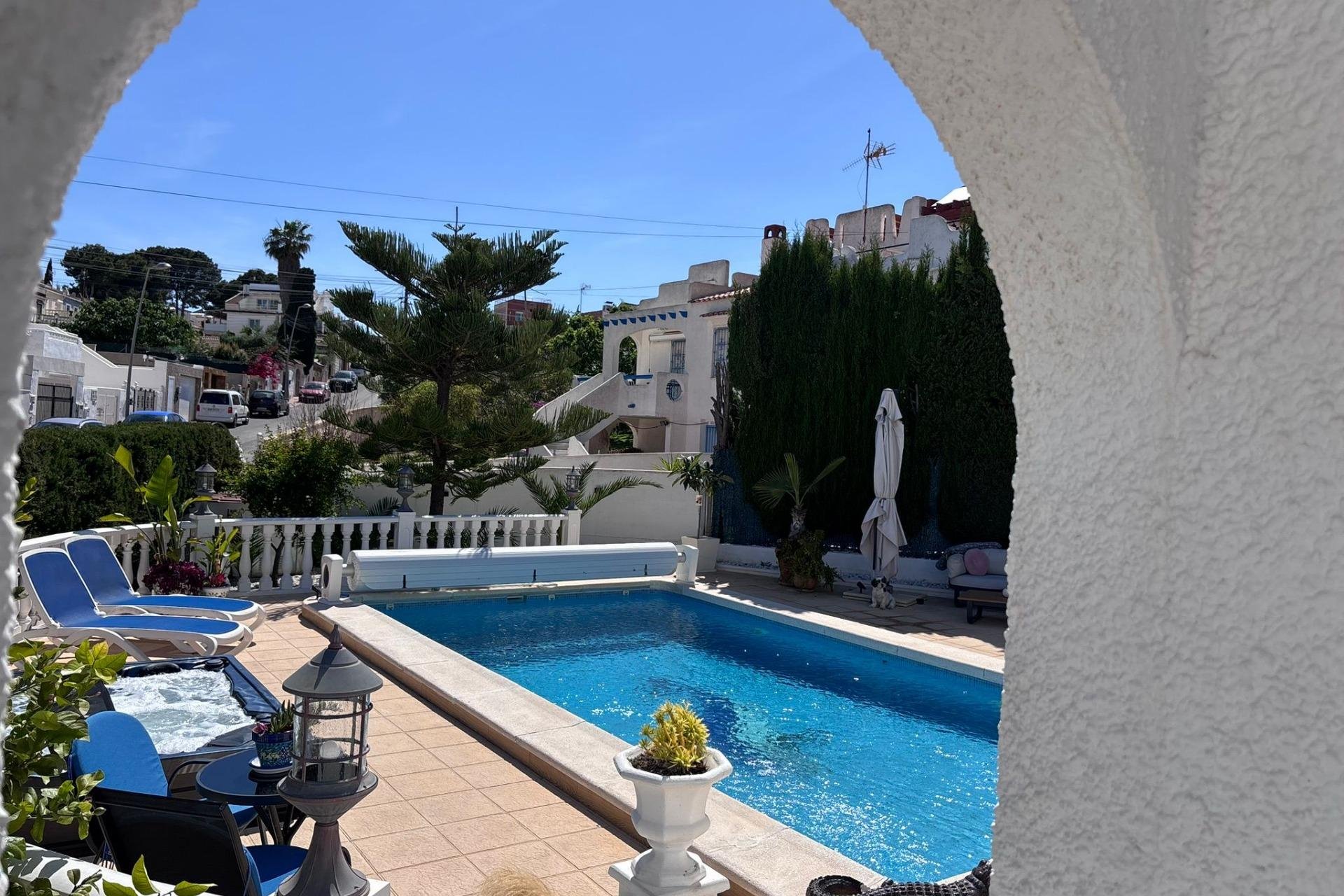 Segunda mano - Villa / Semi pareado -
Torrevieja - Los Balcones