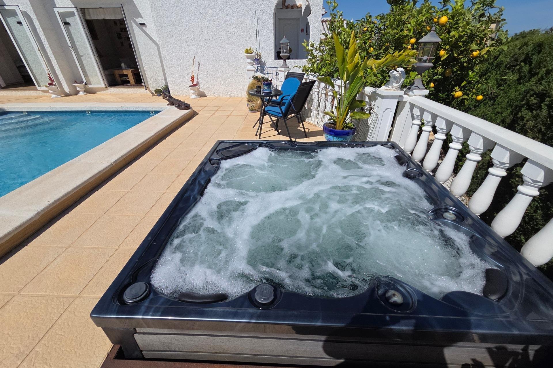 Segunda mano - Villa / Semi pareado -
Torrevieja - Los Balcones