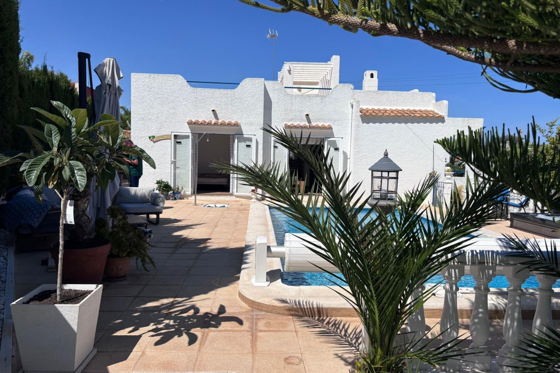 Segunda mano - Villa / Semi pareado -
Torrevieja - Los Balcones