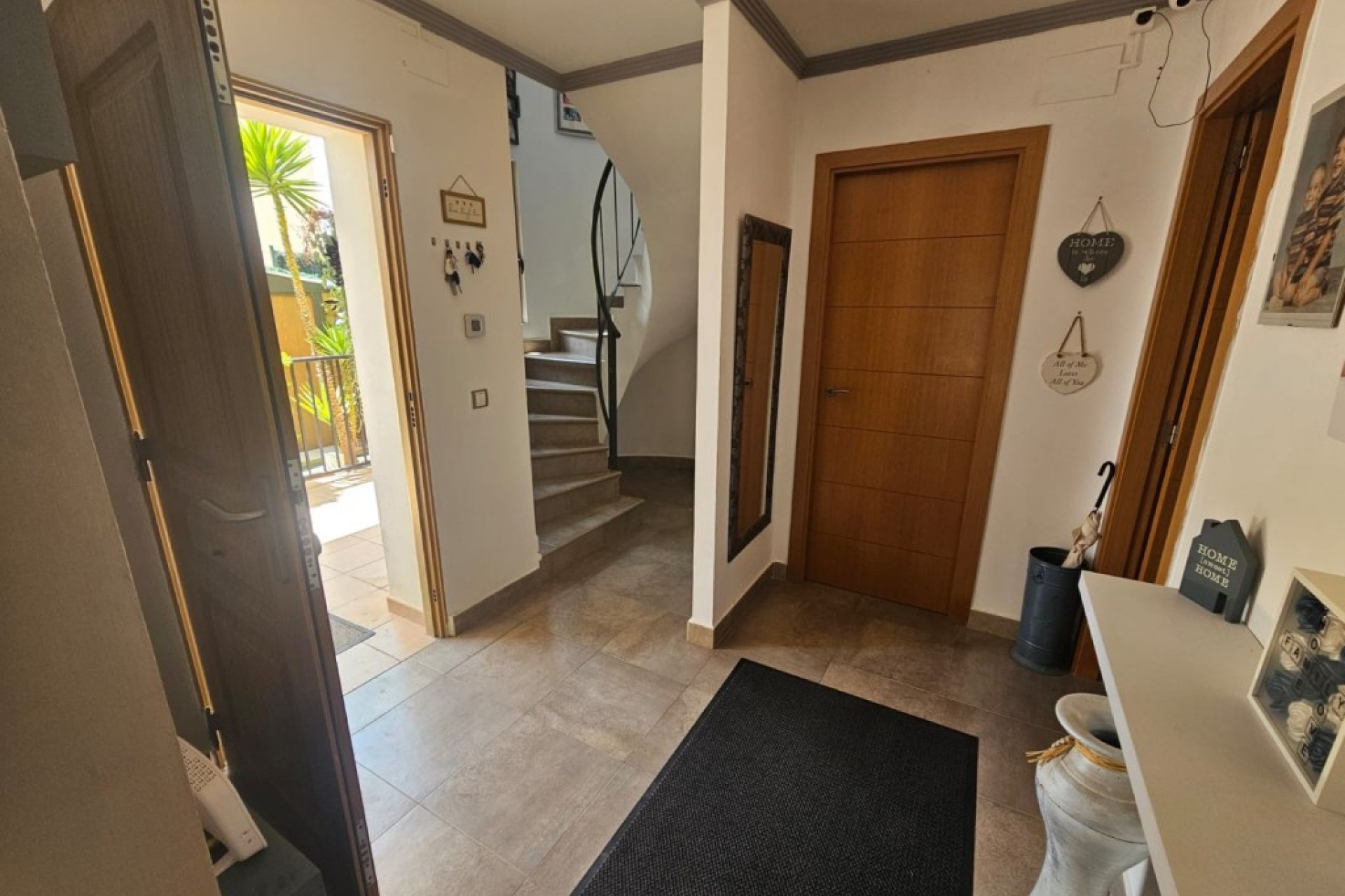 Segunda mano - Villa -
Sierra Cortina - Inland