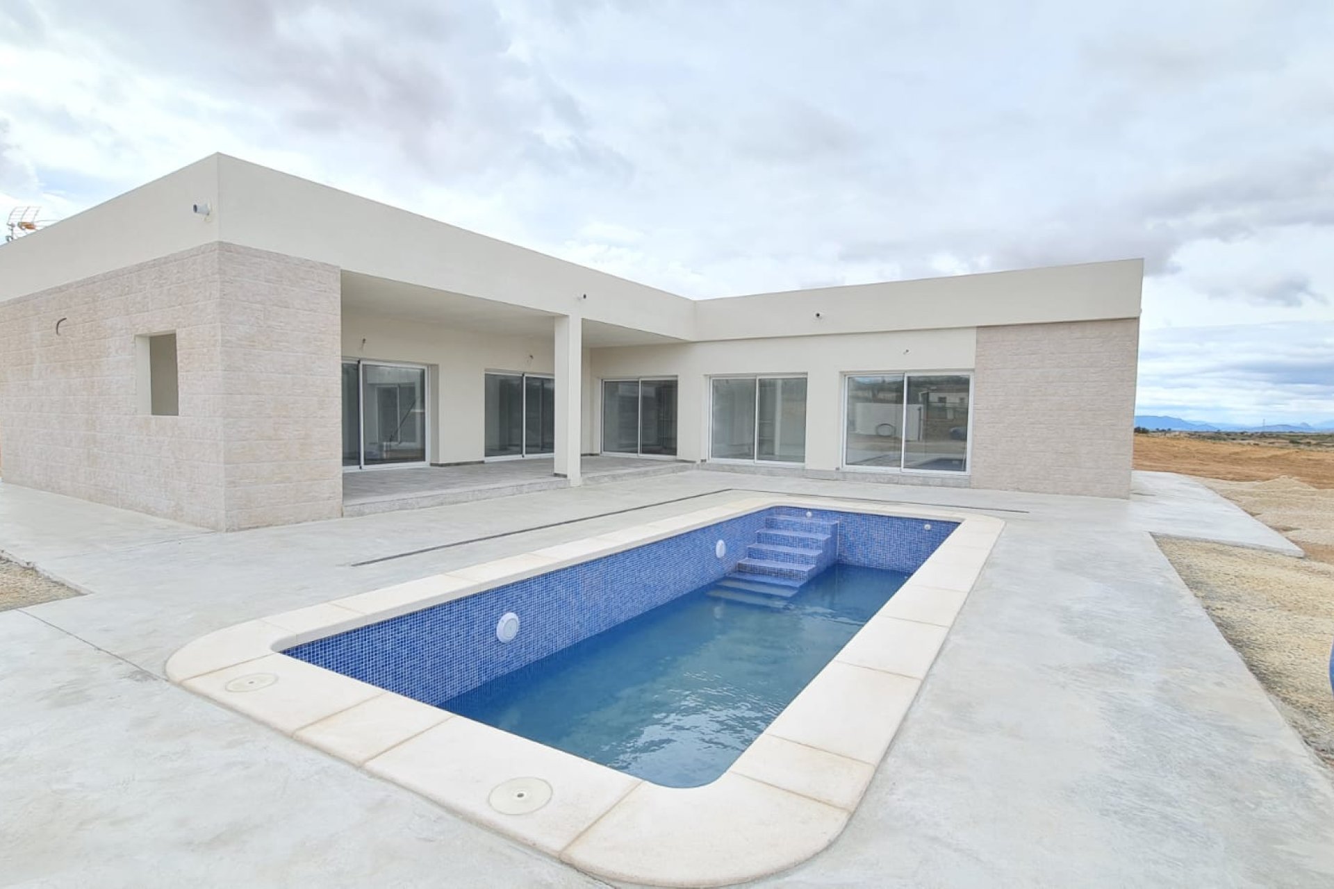 Segunda mano - Villa -
Torre Del Rico - Inland