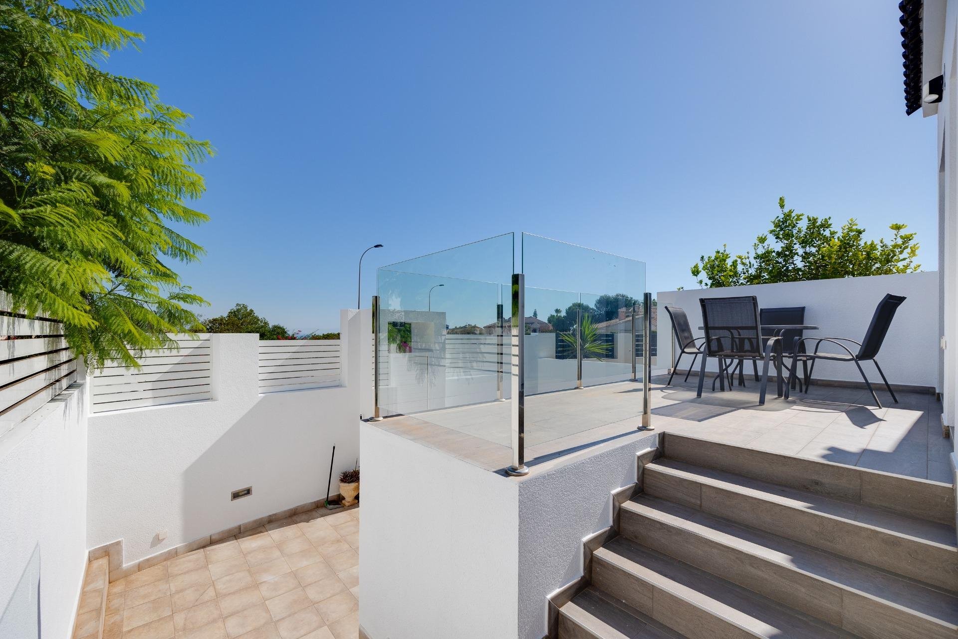 Segunda mano - Villa -
Torrevieja - Aguas Nuevas