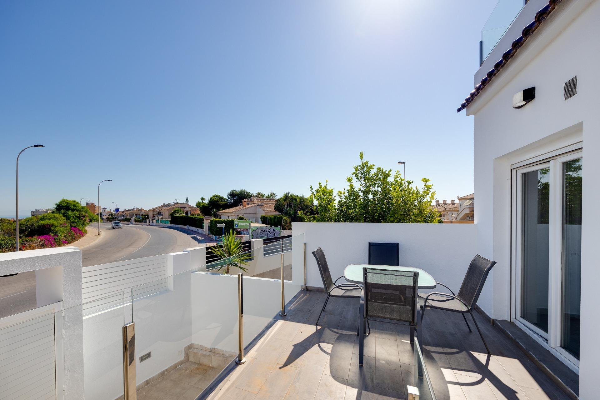 Segunda mano - Villa -
Torrevieja - Aguas Nuevas