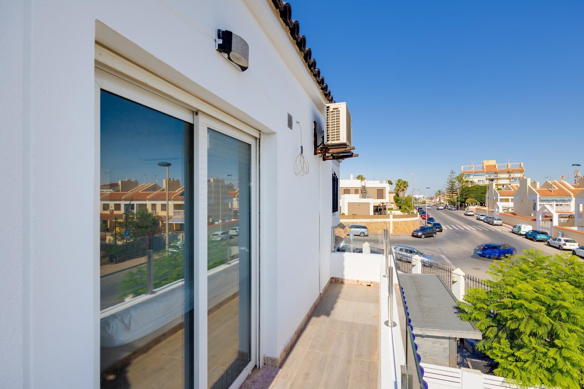 Segunda mano - Villa -
Torrevieja - Aguas Nuevas