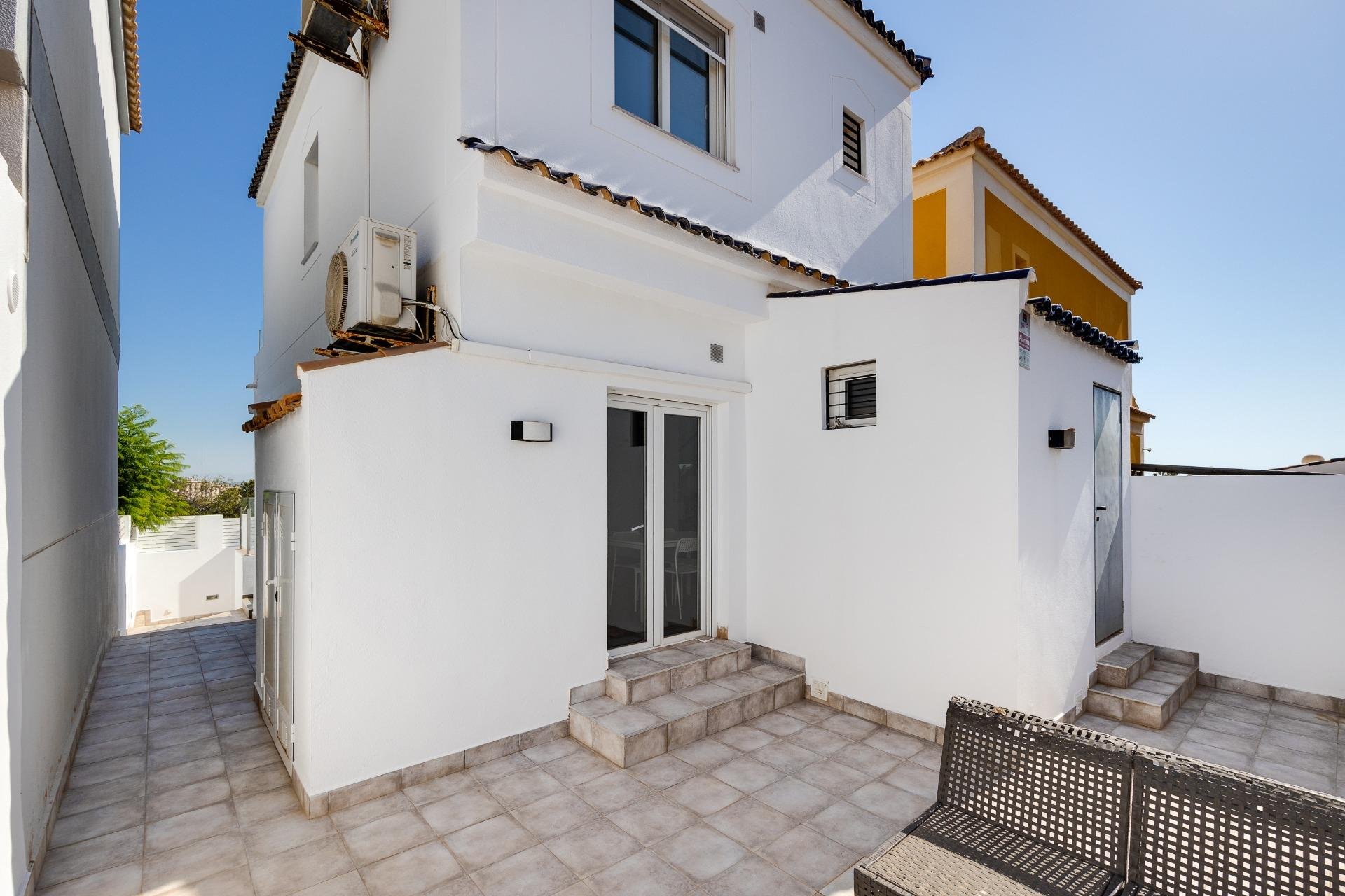 Segunda mano - Villa -
Torrevieja - Aguas Nuevas