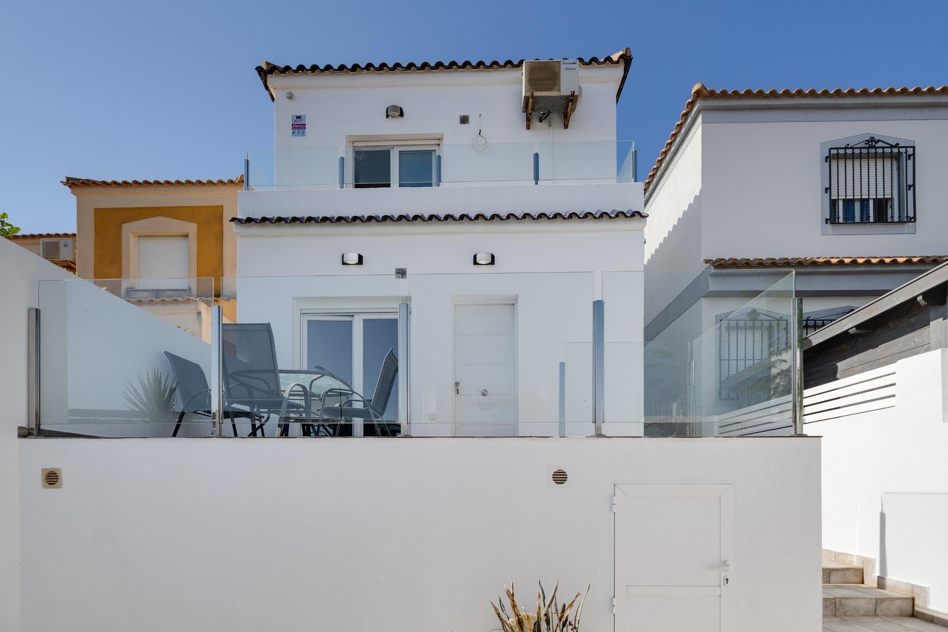 Segunda mano - Villa -
Torrevieja - Aguas Nuevas