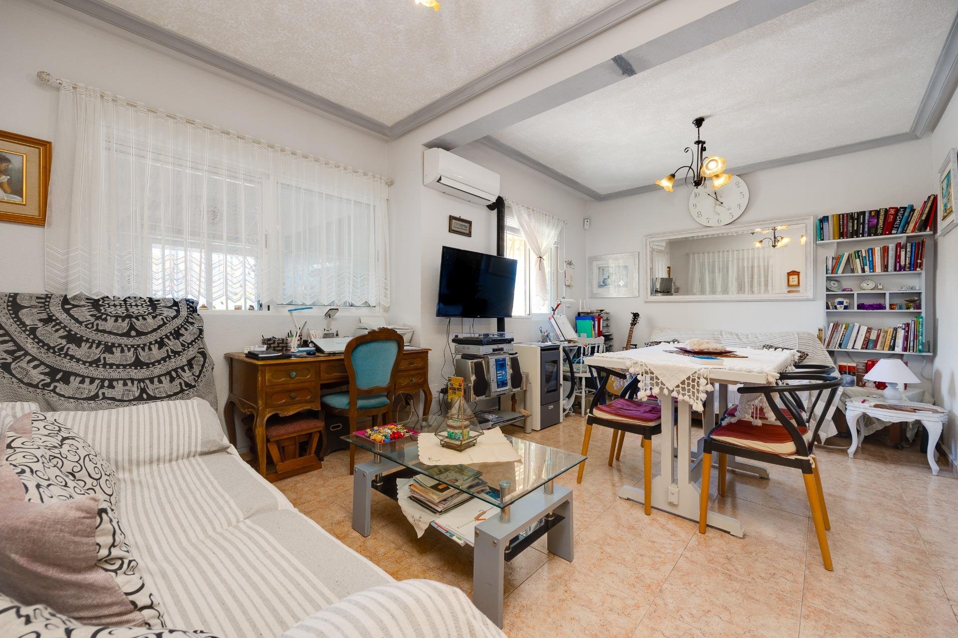 Segunda mano - Villa -
Torrevieja - Aguas Nuevas