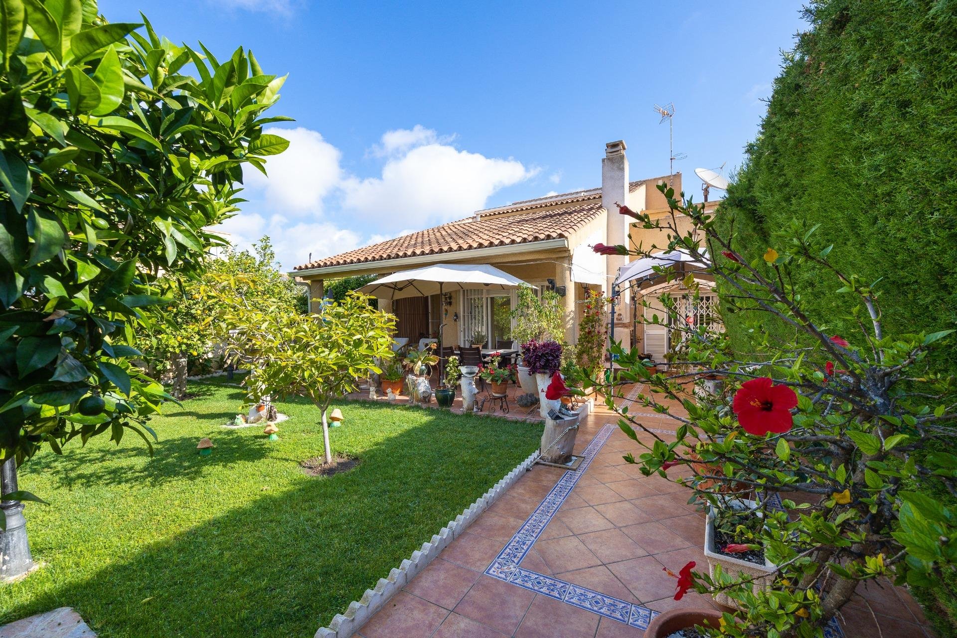 Segunda mano - Villa -
Torrevieja - Aguas Nuevas