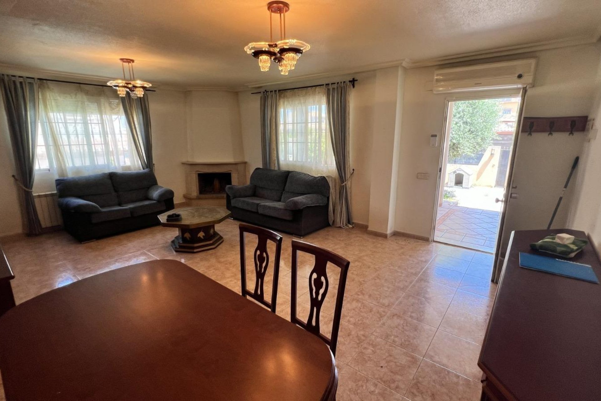 Segunda mano - Villa -
Torrevieja - Aguas Nuevas