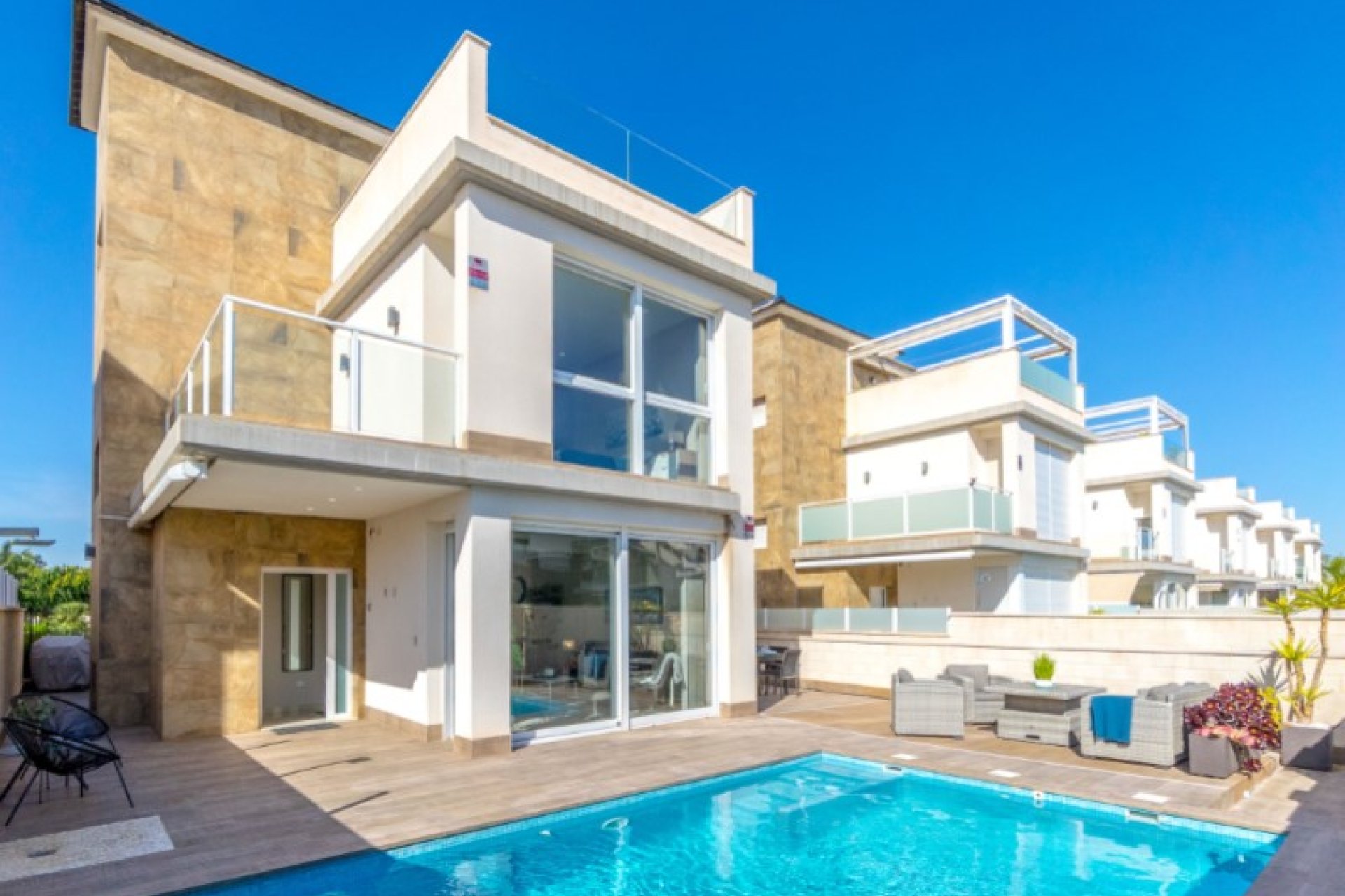 Segunda mano - Villa -
Torrevieja - Costa Blanca