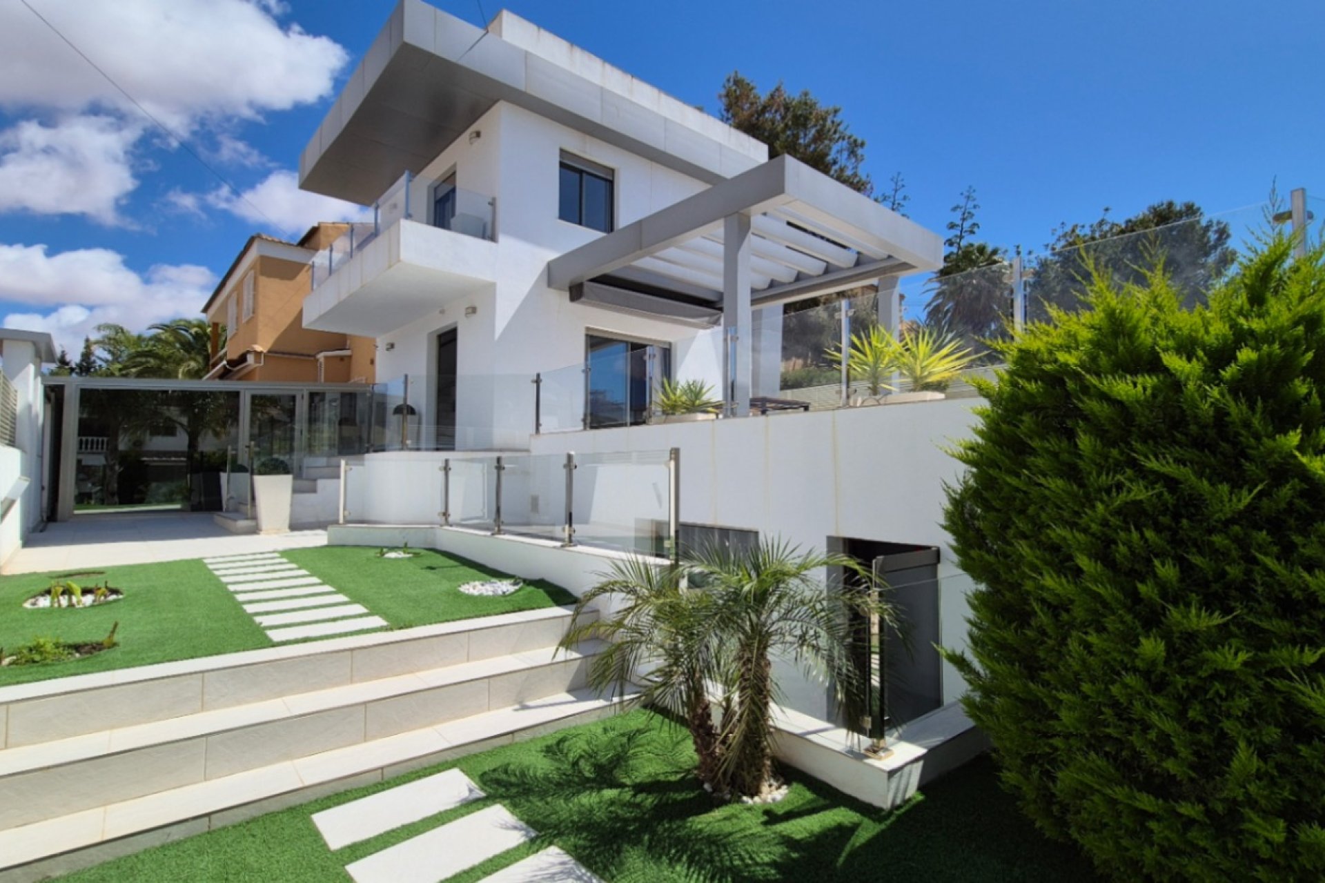 Segunda mano - Villa -
Torrevieja - Costa Blanca